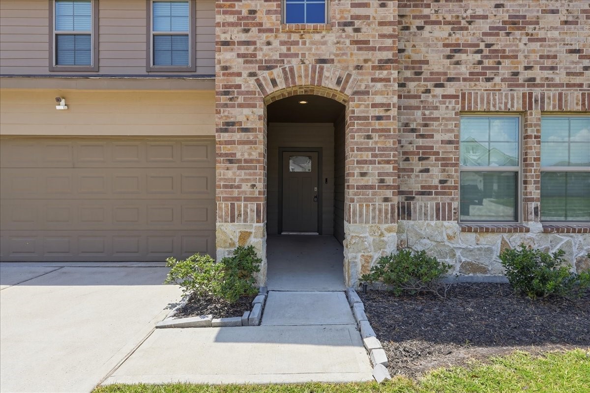 115 Little Spring Court Property Photo 4