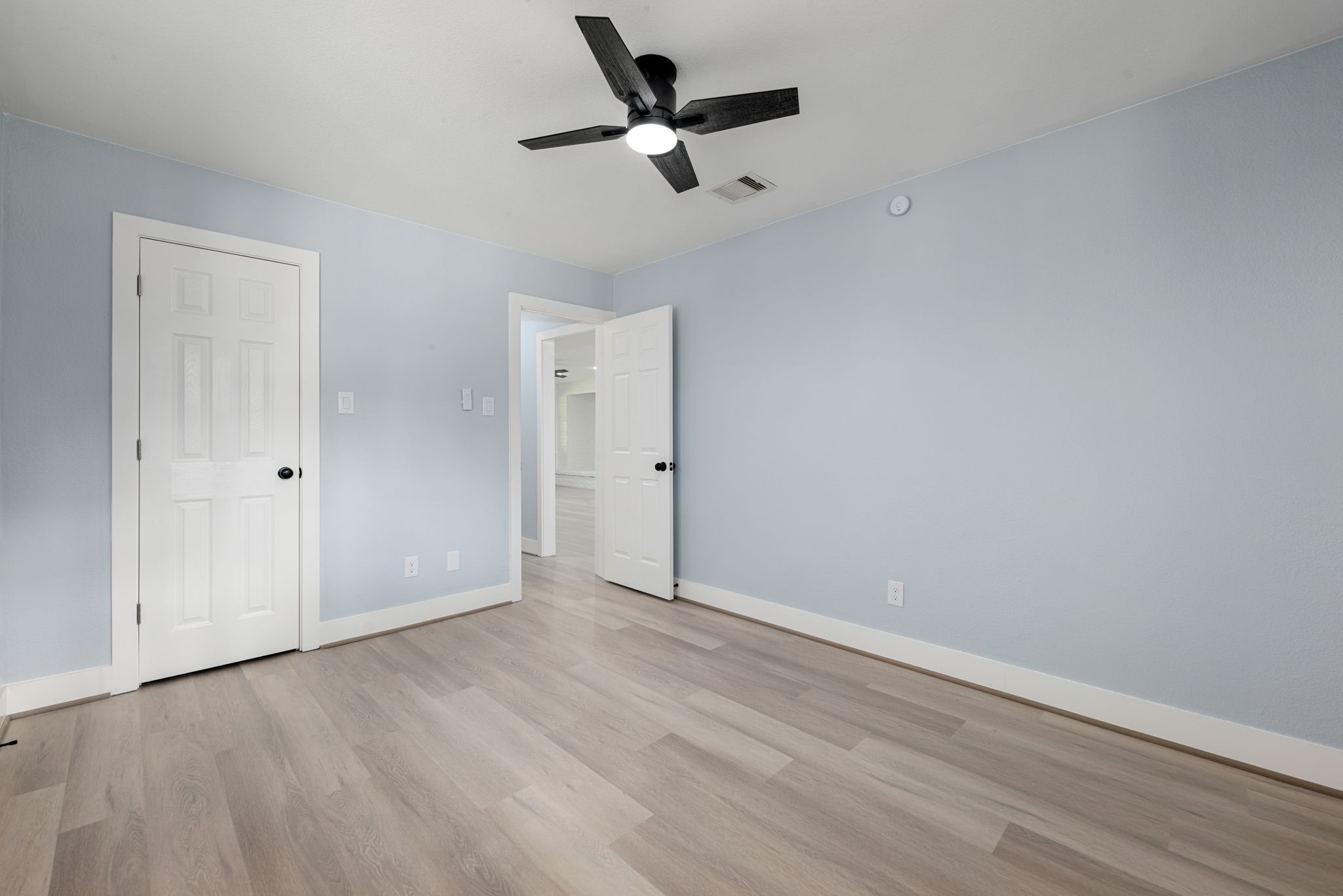 23011 Whispering Willow Drive Property Photo 27