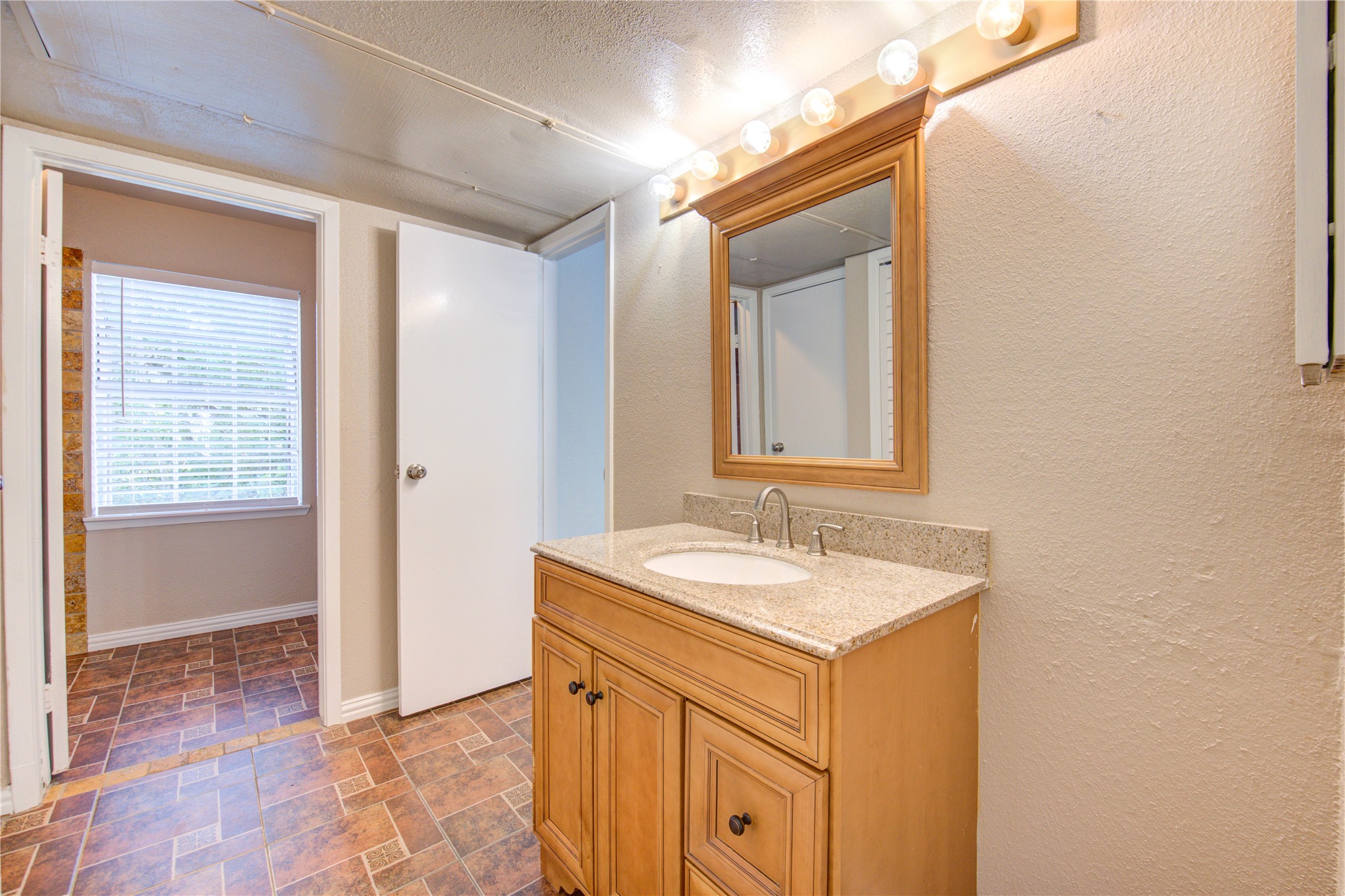 9809 Richmond Avenue D5 Property Photo 18