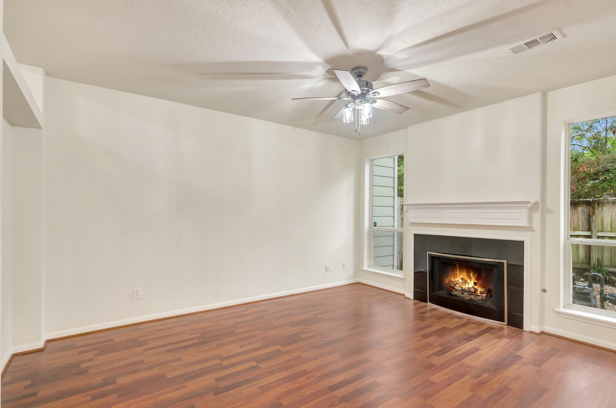 100 Piper Trace Property Photo 11