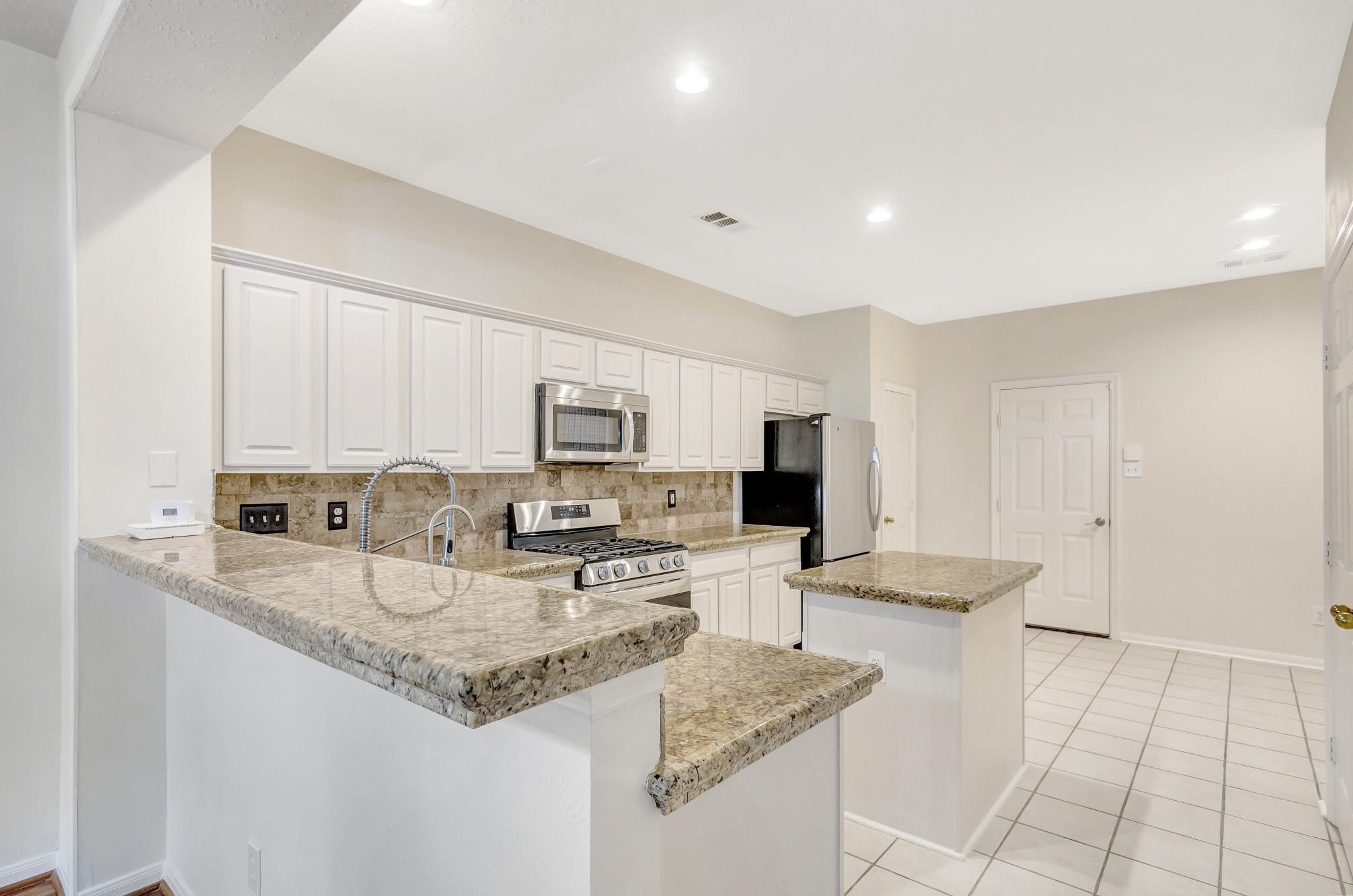 100 Piper Trace Property Photo 16
