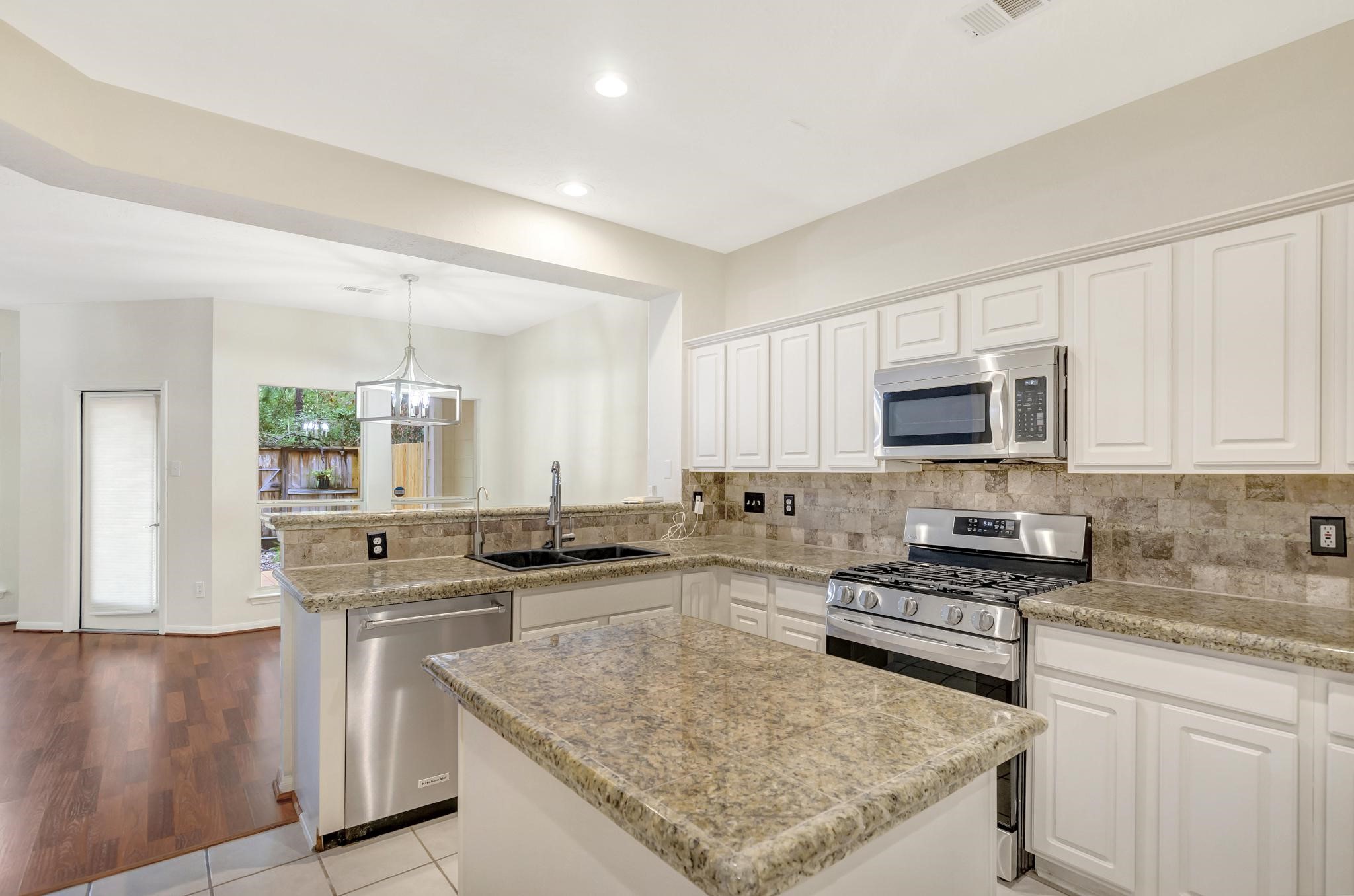 100 Piper Trace Property Photo 17