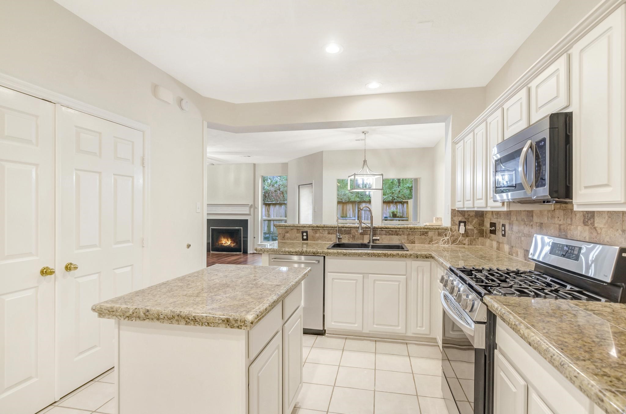 100 Piper Trace Property Photo 18