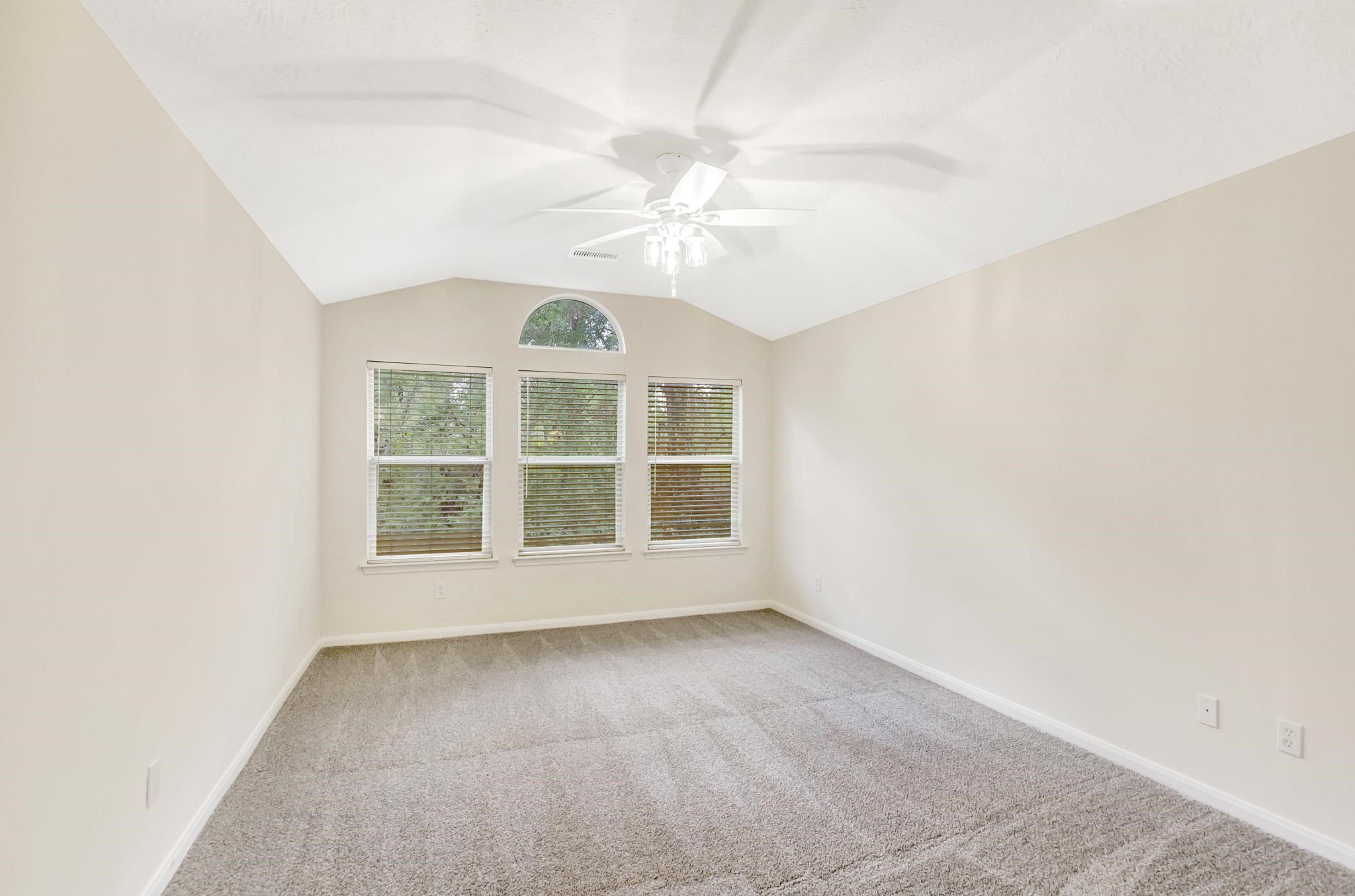 100 Piper Trace Property Photo 25