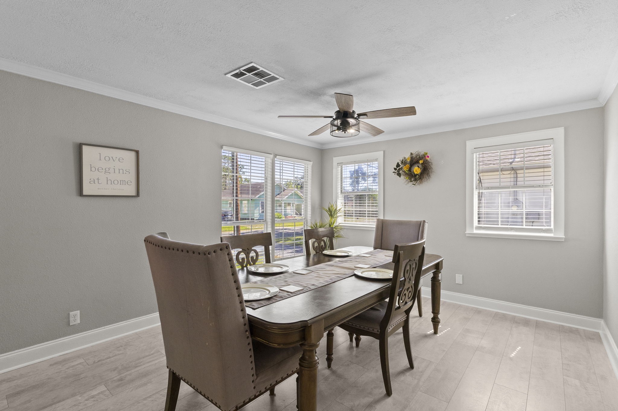 1006 Montgomery Street Property Photo 3