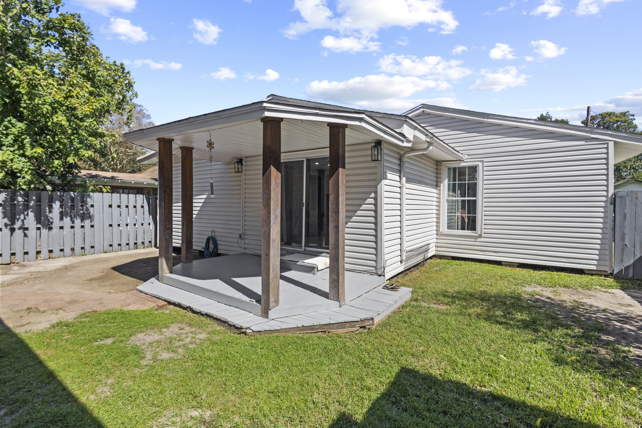 1006 Montgomery Street Property Photo 27