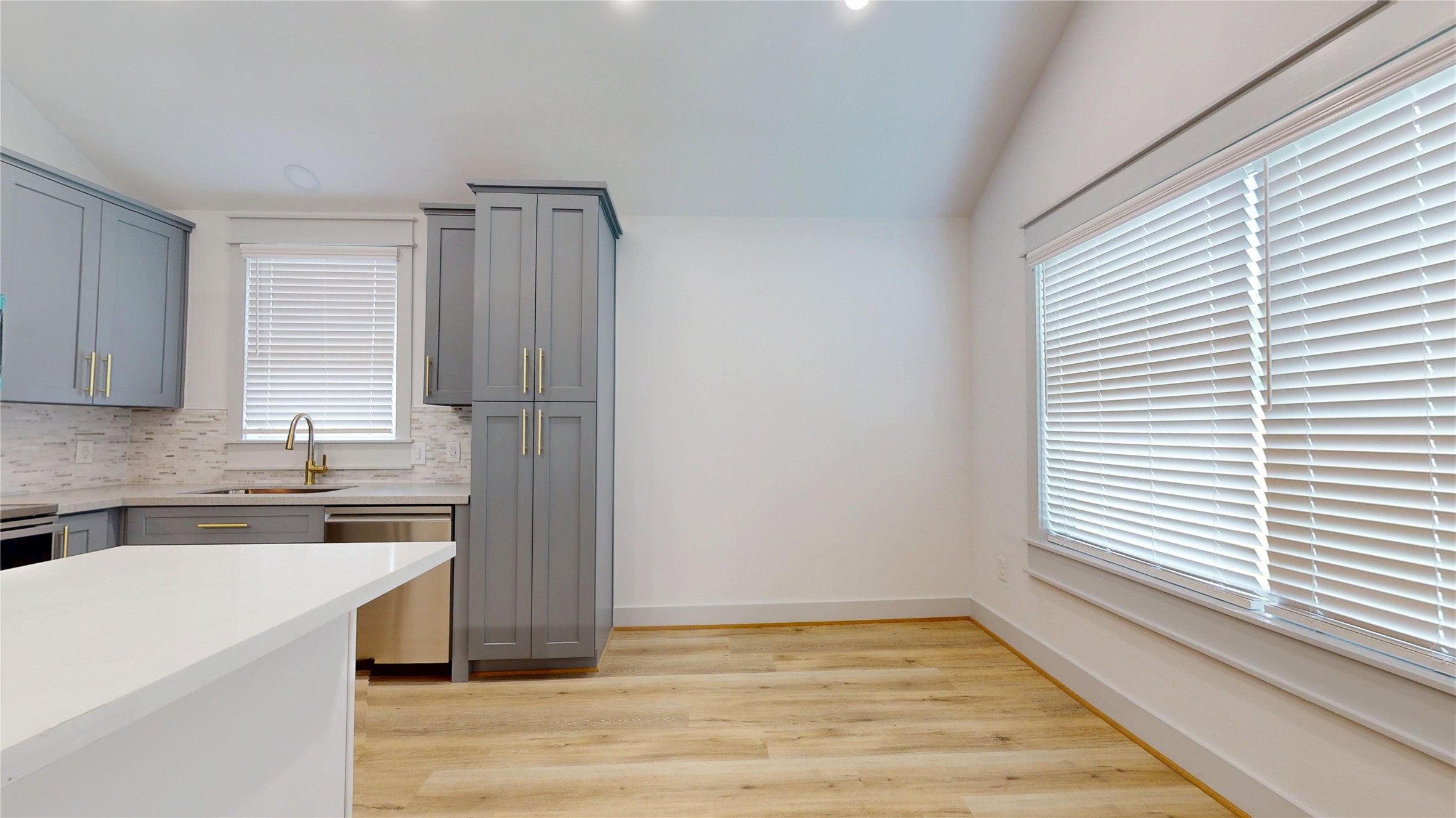 4305 Rogers Street Property Photo 13
