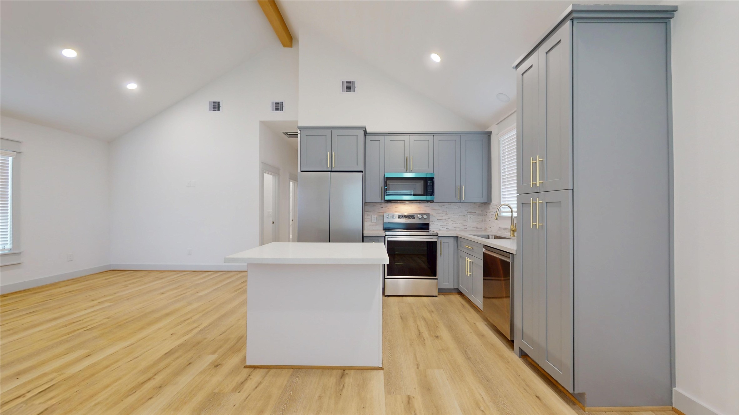 4305 Rogers Street Property Photo 14