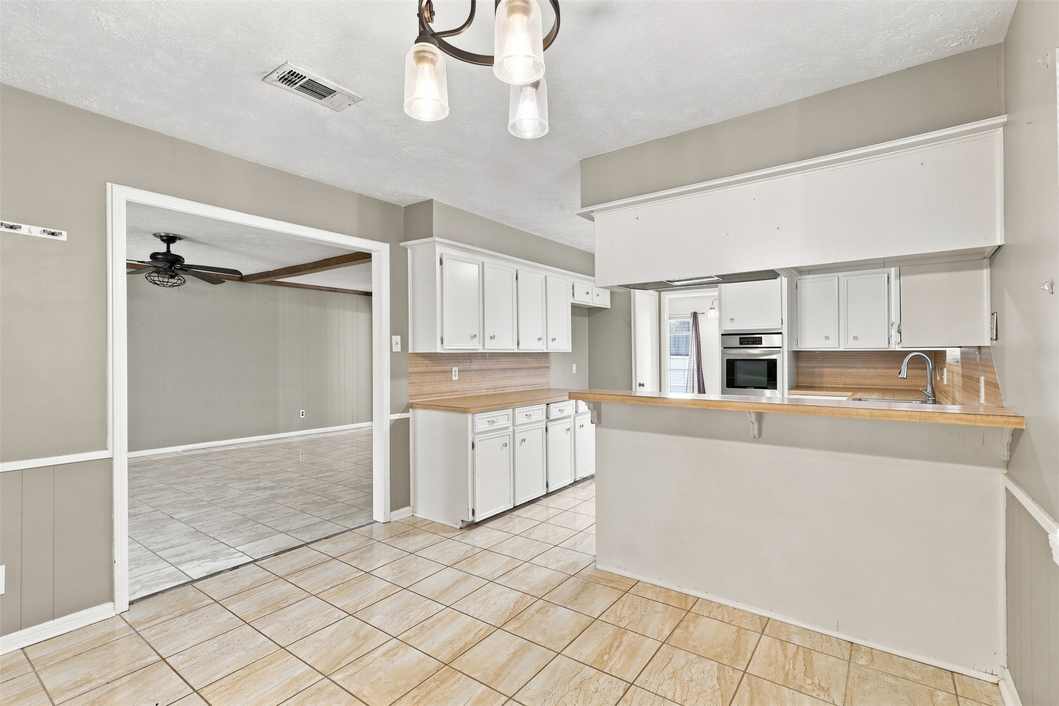 7714 Kleingreen Lane Property Photo 9