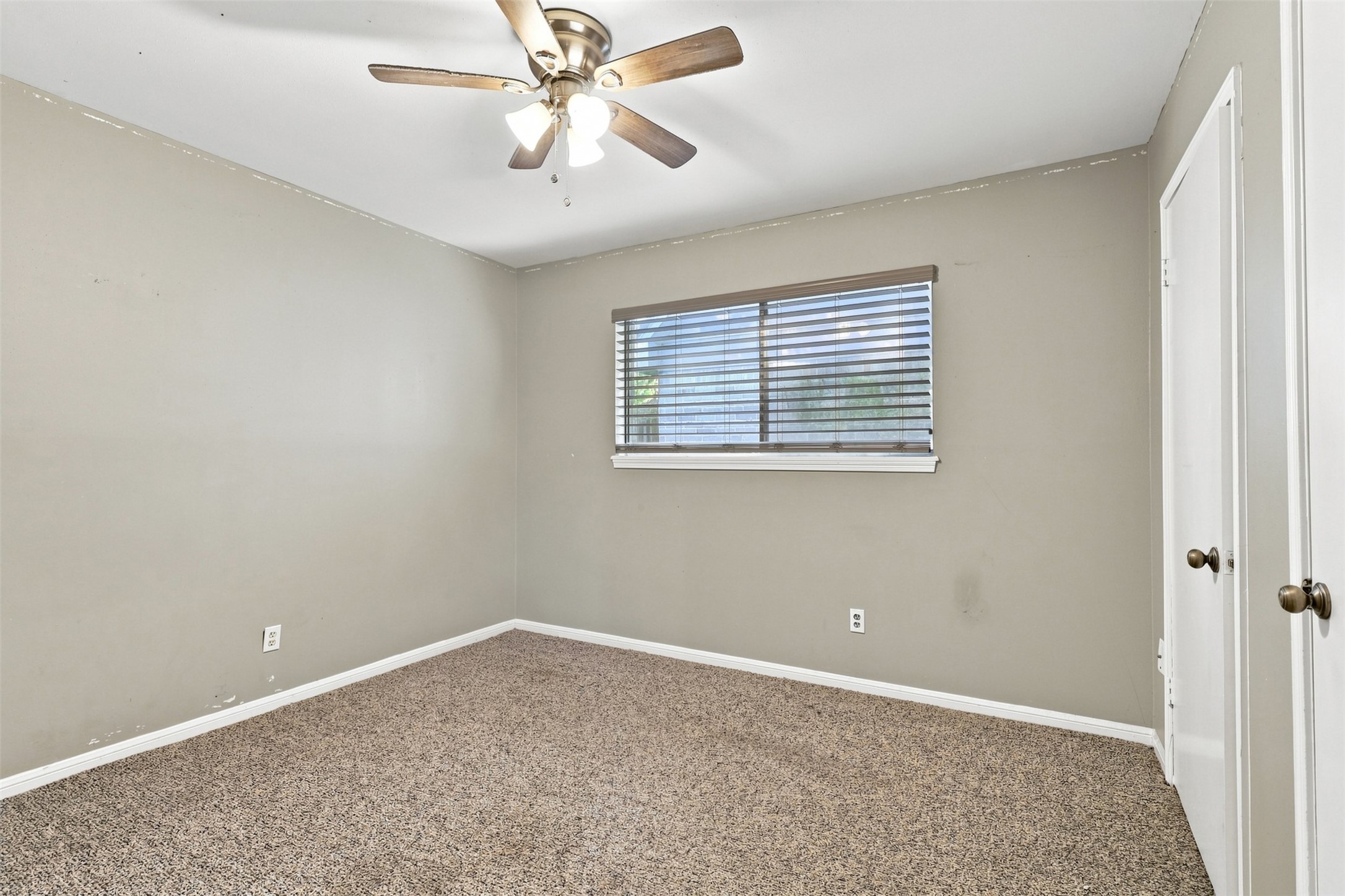 7714 Kleingreen Lane Property Photo 12