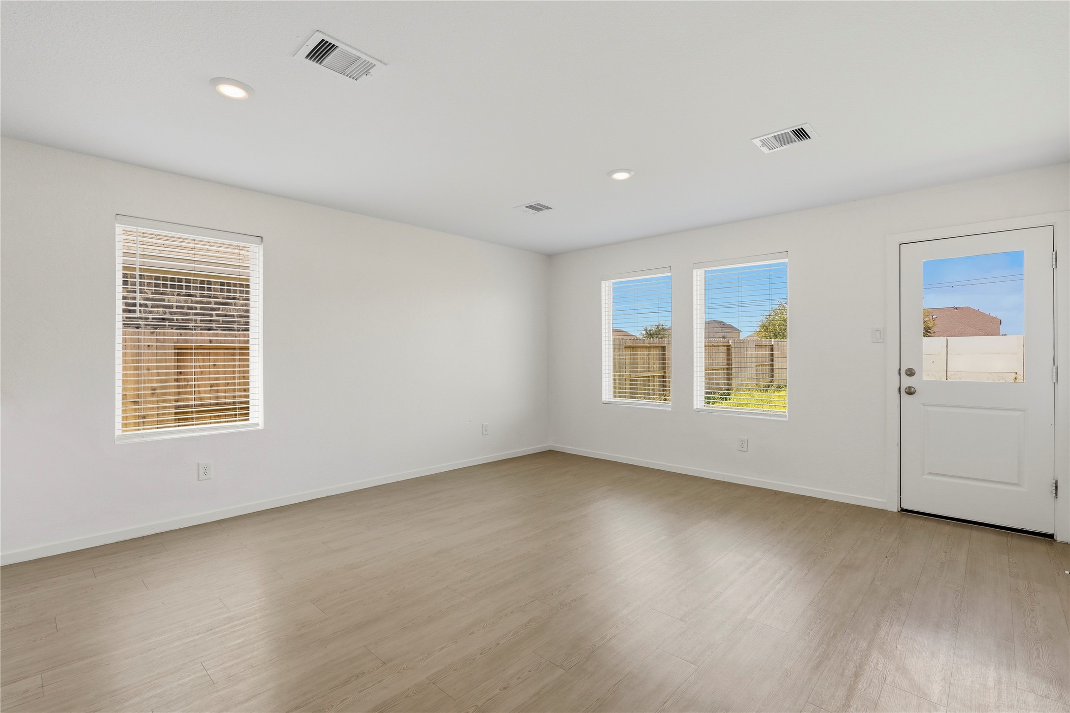 9323 Speckled Trout Drive Property Photo 13