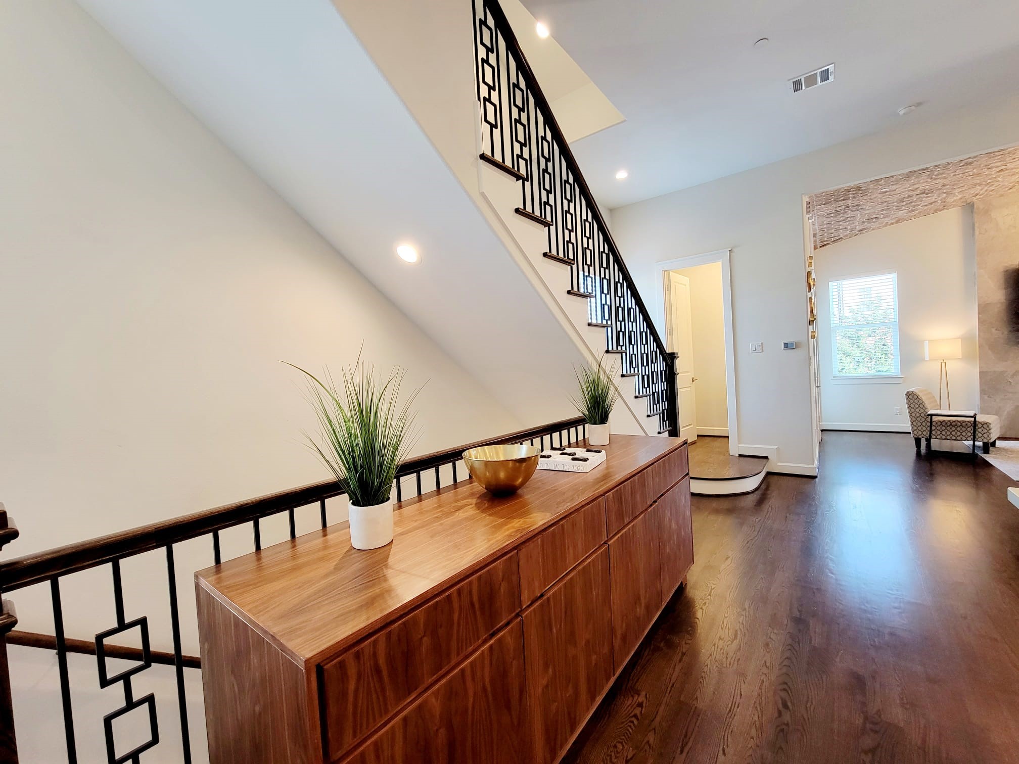 706 Delano Street A Property Photo 11