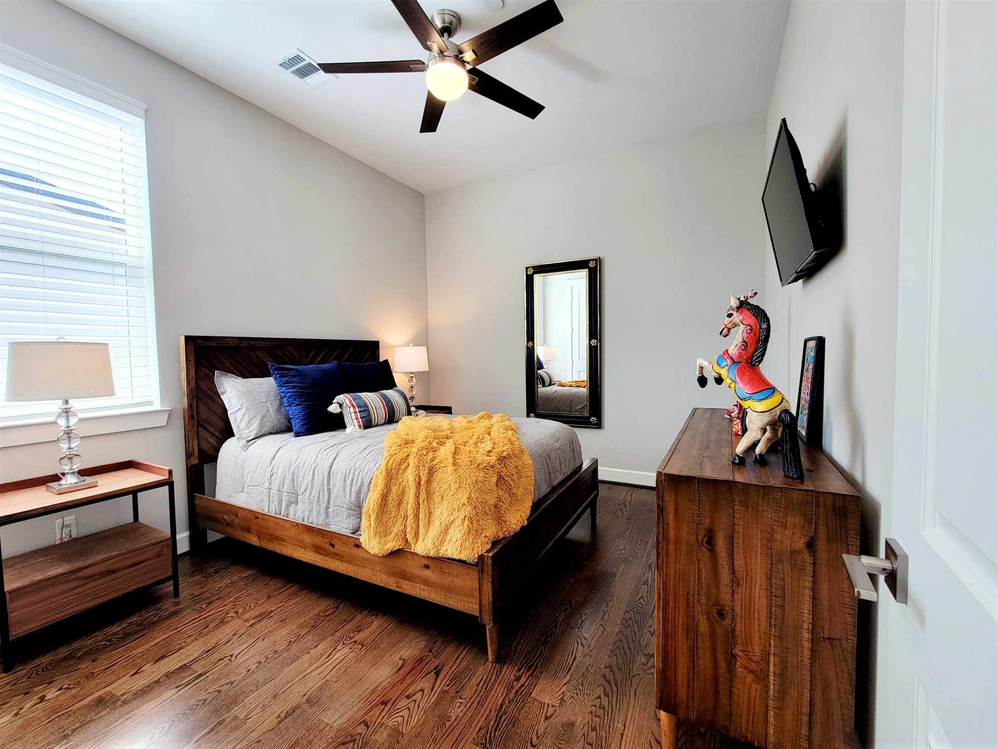 706 Delano Street A Property Photo 25