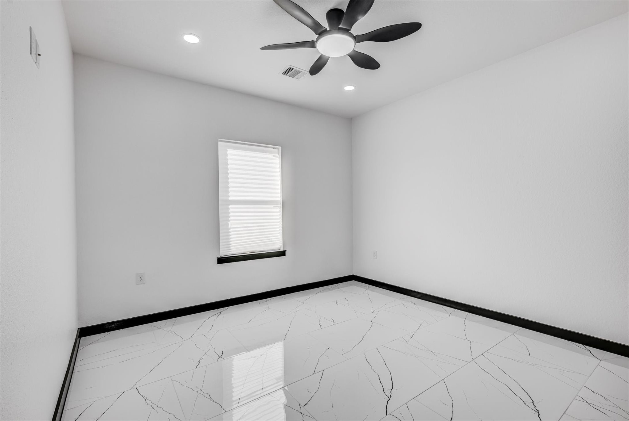 5911 Rietta Property Photo 16