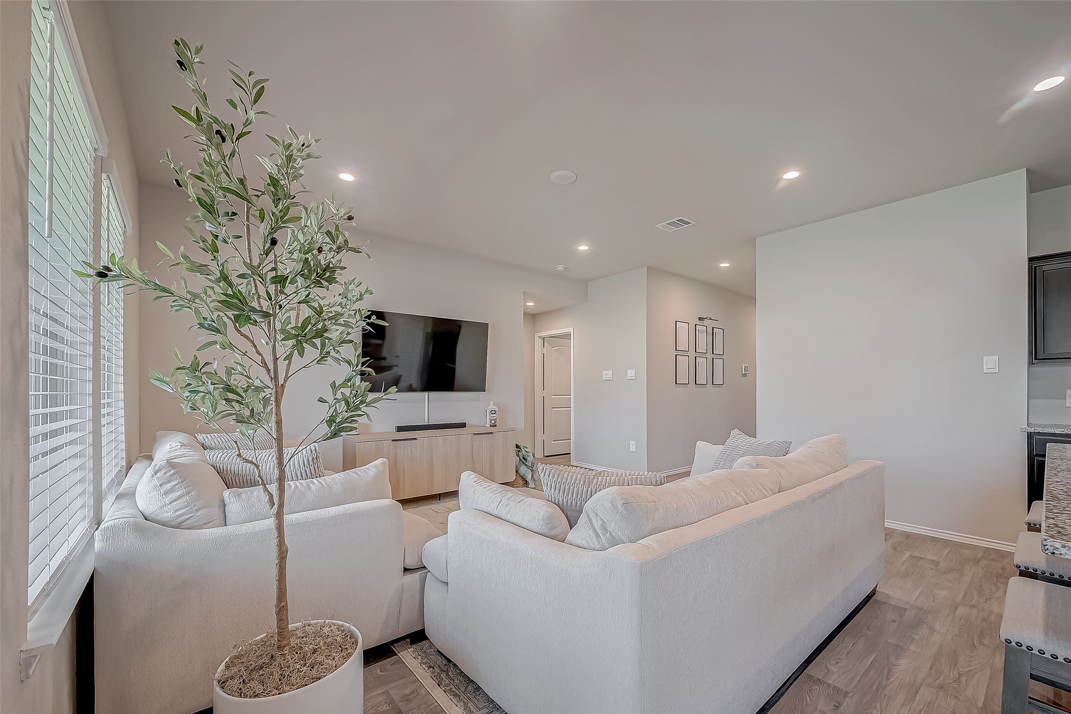 15010 Eastern Wood Road Property Photo 4