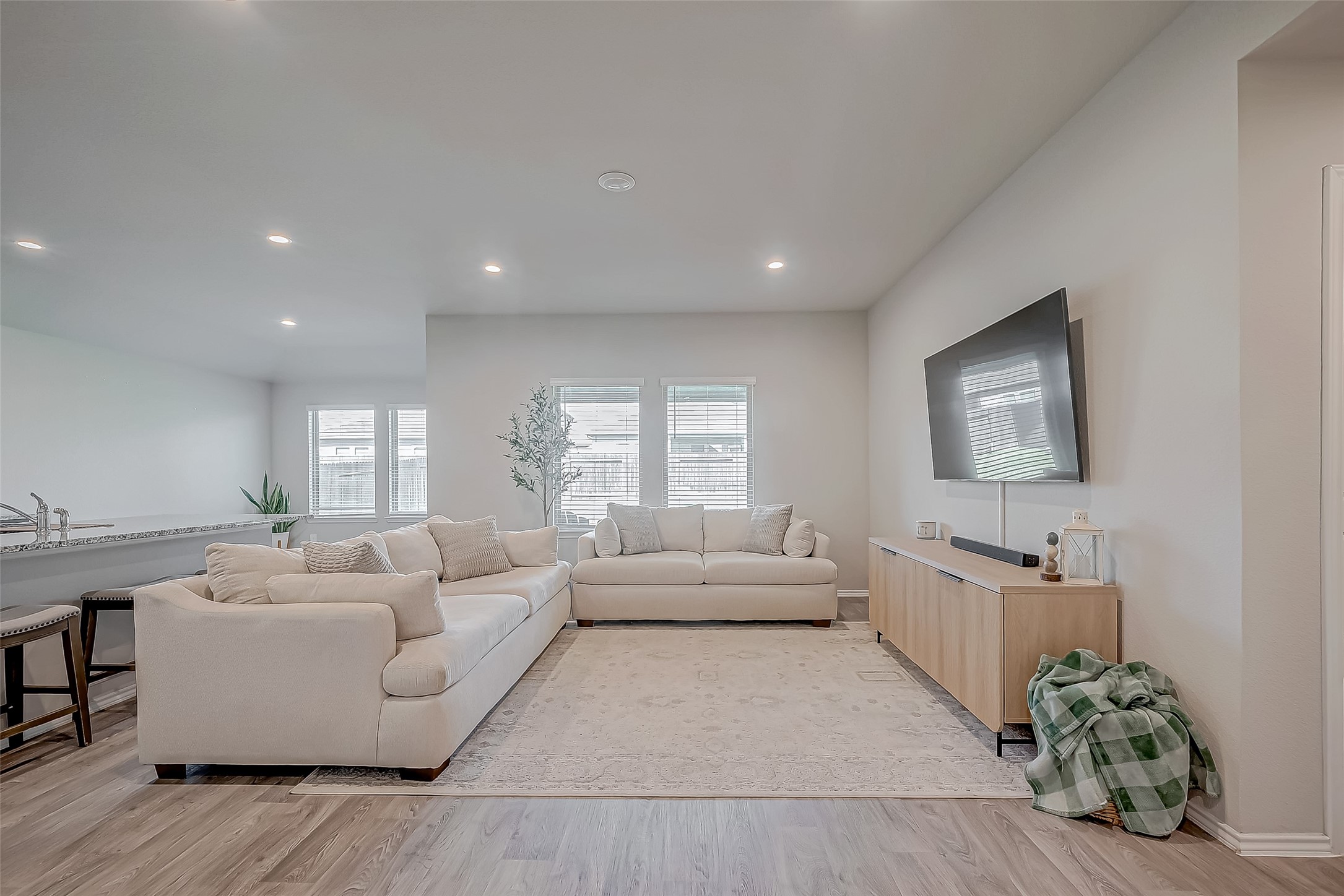 15010 Eastern Wood Road Property Photo 6
