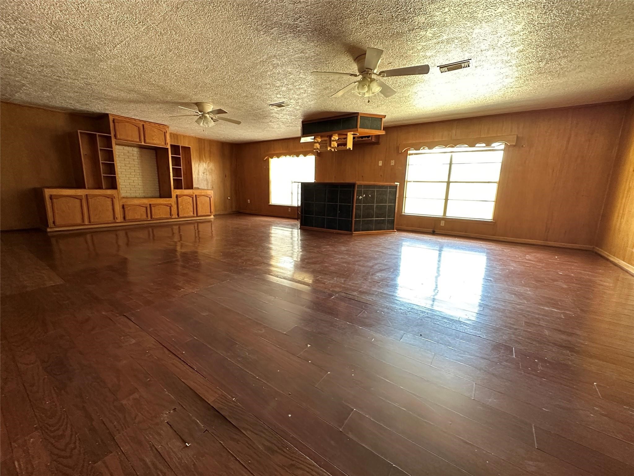 4718 Averill Street Property Photo 3