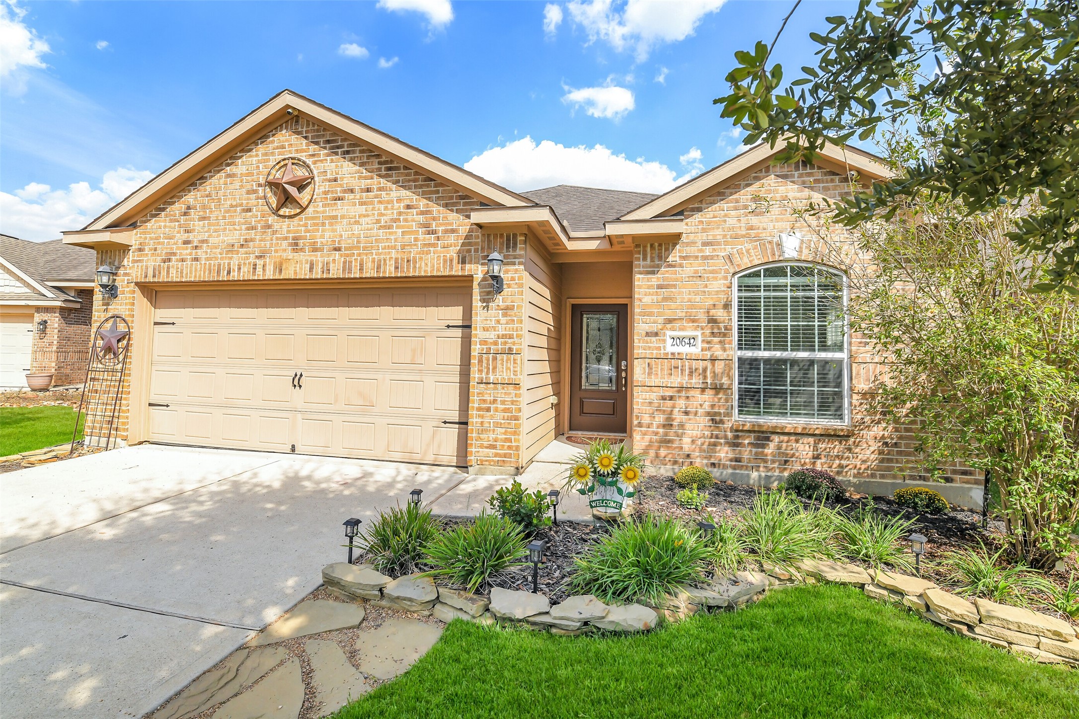20642 Fresh Hills Court Property Photo 2