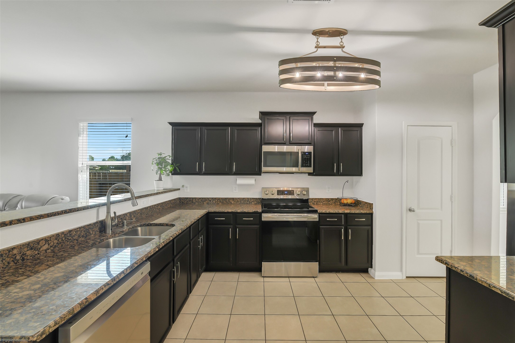 20642 Fresh Hills Court Property Photo 9