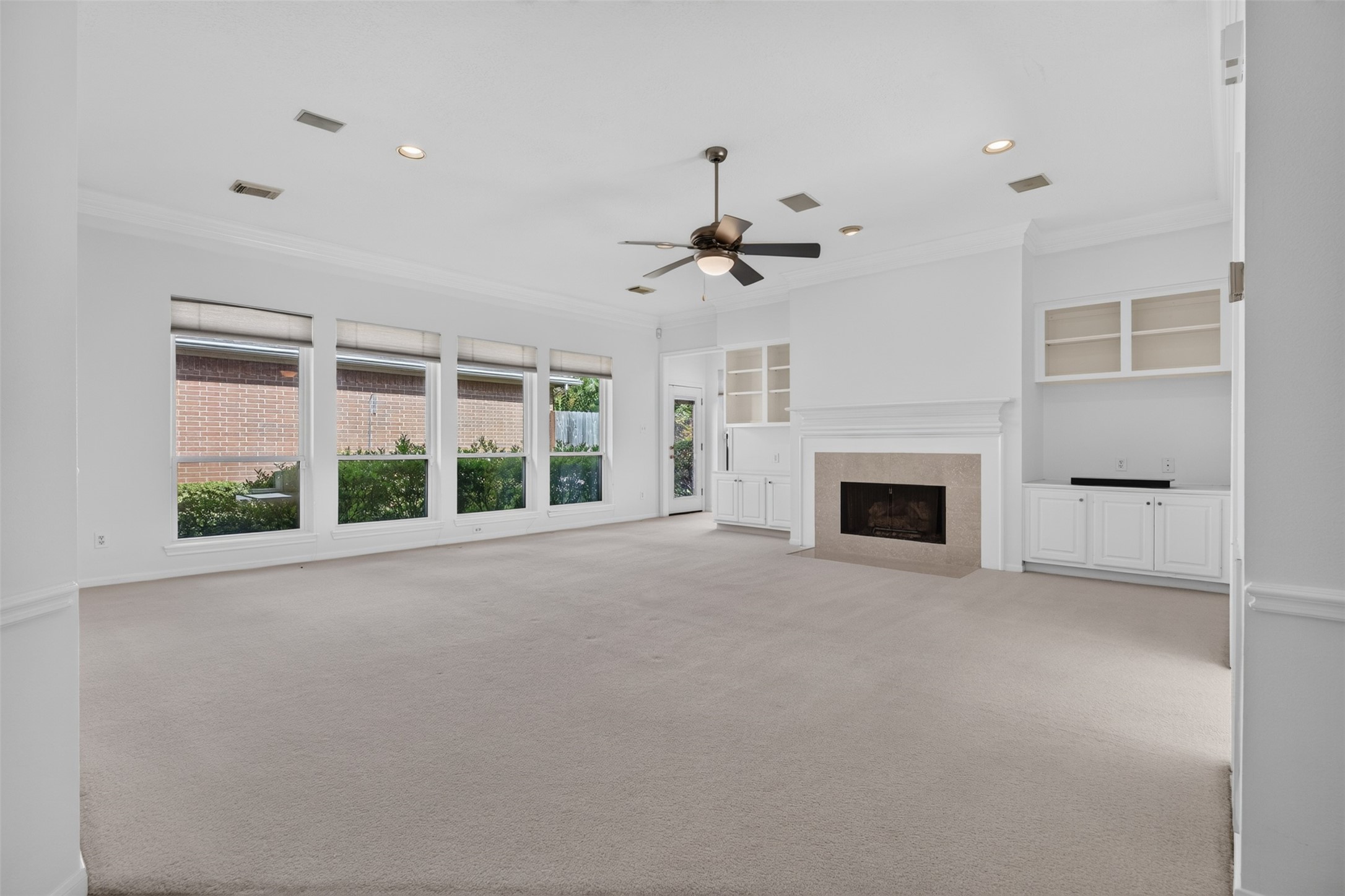 13911 Carriage Walk Lane Property Photo 8
