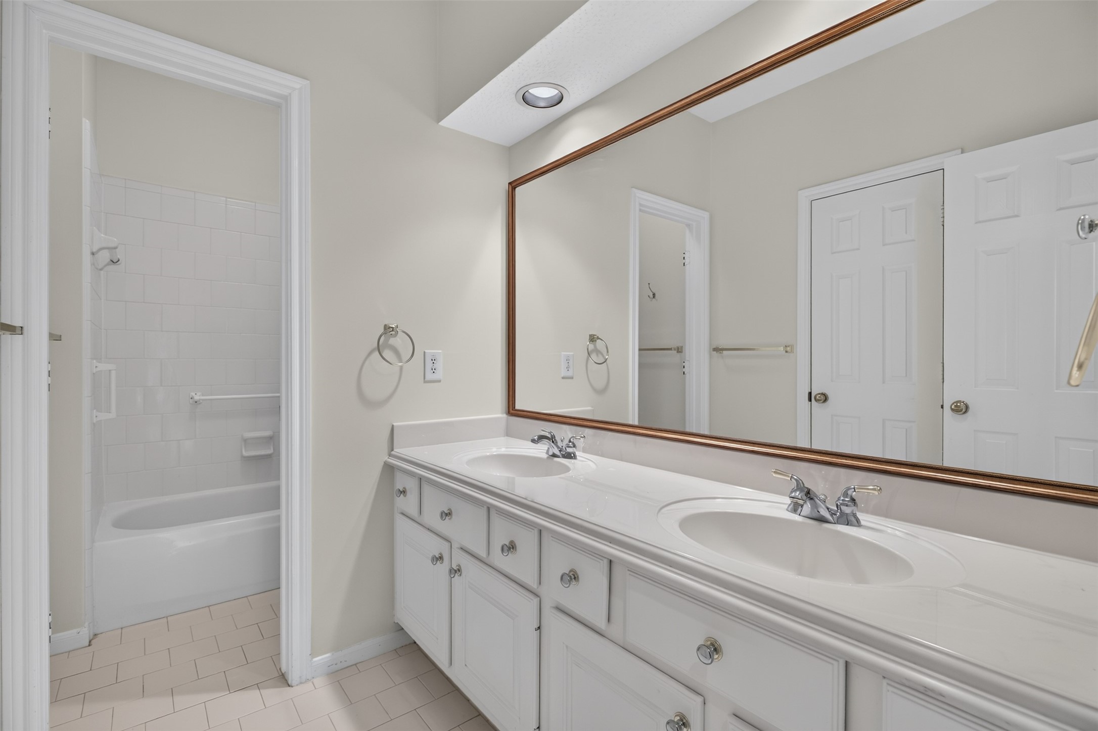 13911 Carriage Walk Lane Property Photo 31