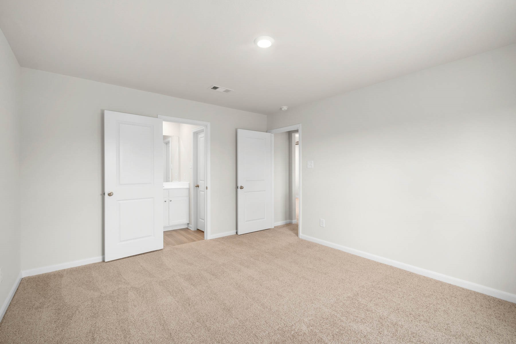 16474 Honeysuckle Hill Drive Property Photo 12