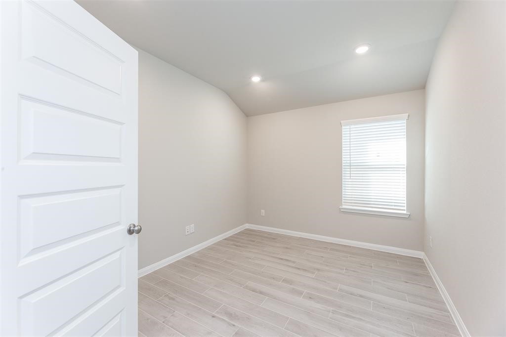 7214 Toluca Drive Property Photo 6