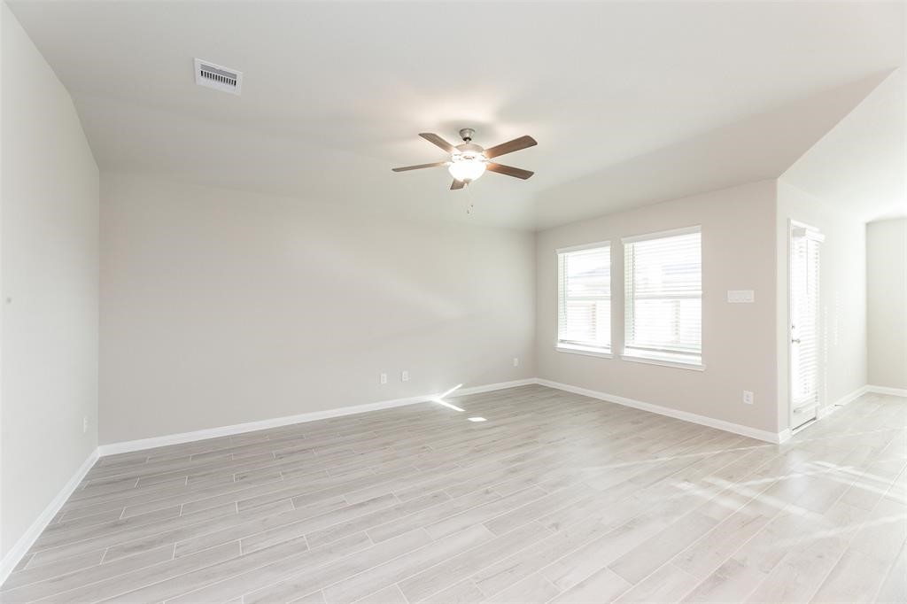 7214 Toluca Drive Property Photo 8