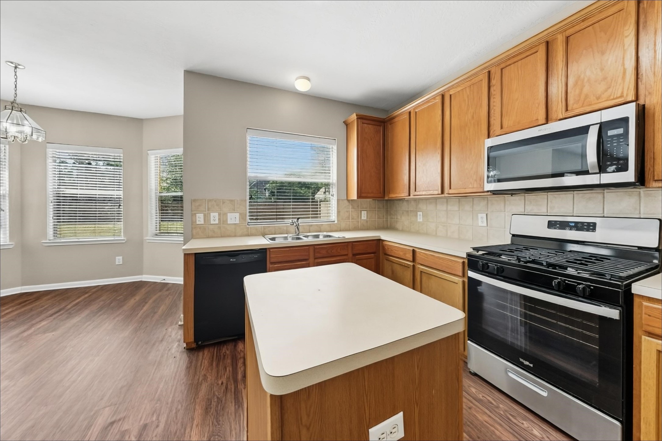 20263 Eden Pines Property Photo 3
