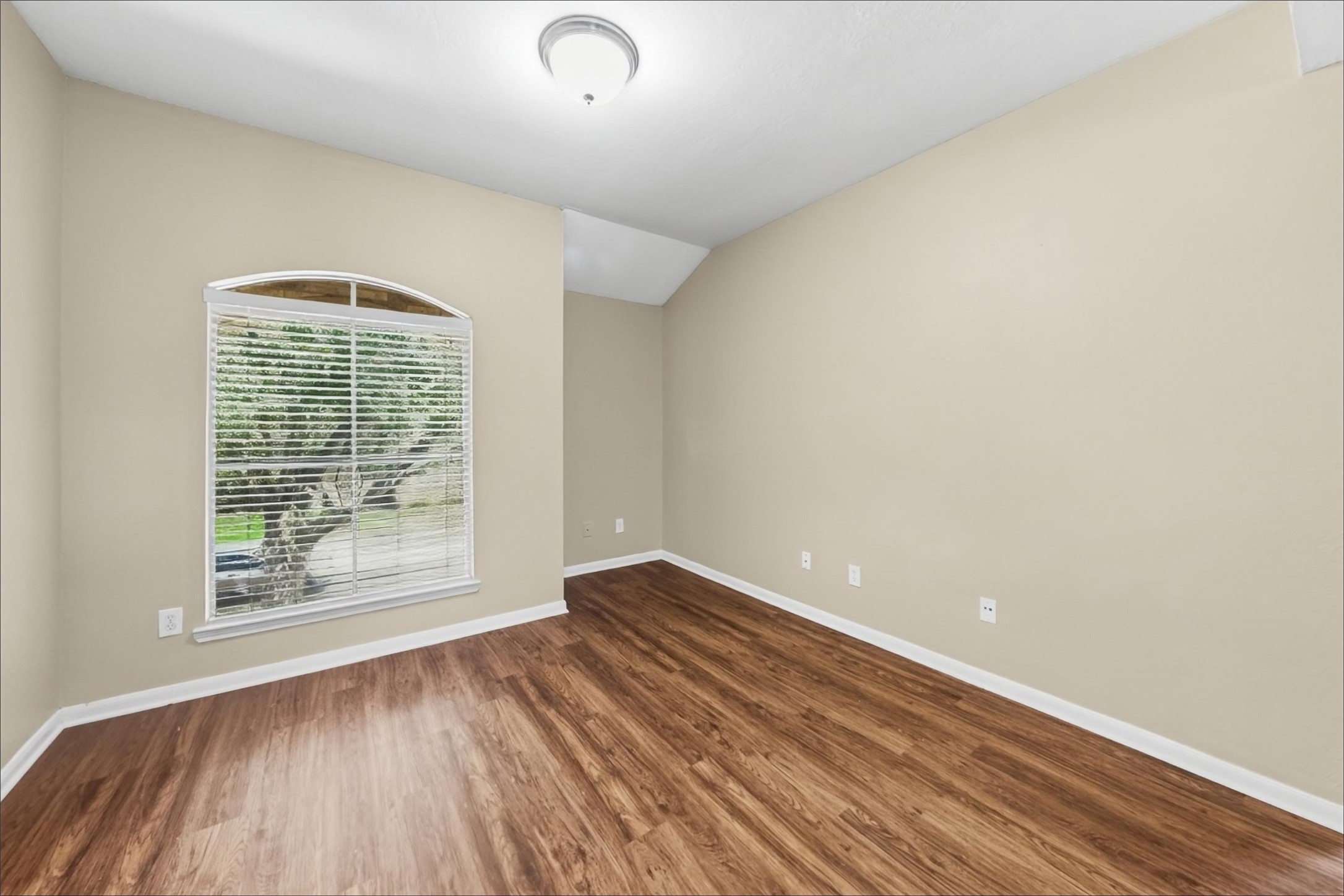 20263 Eden Pines Property Photo 9