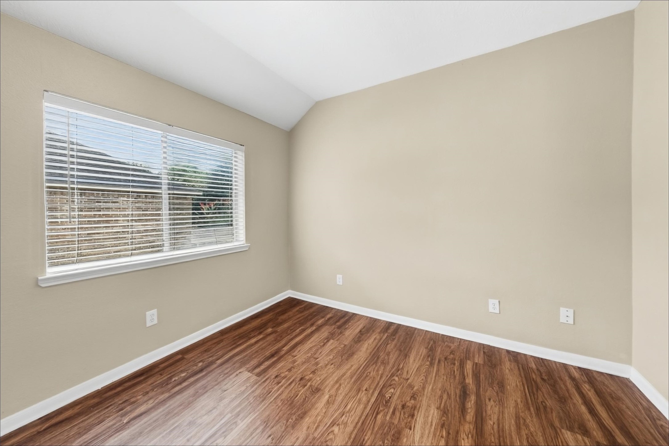 20263 Eden Pines Property Photo 14