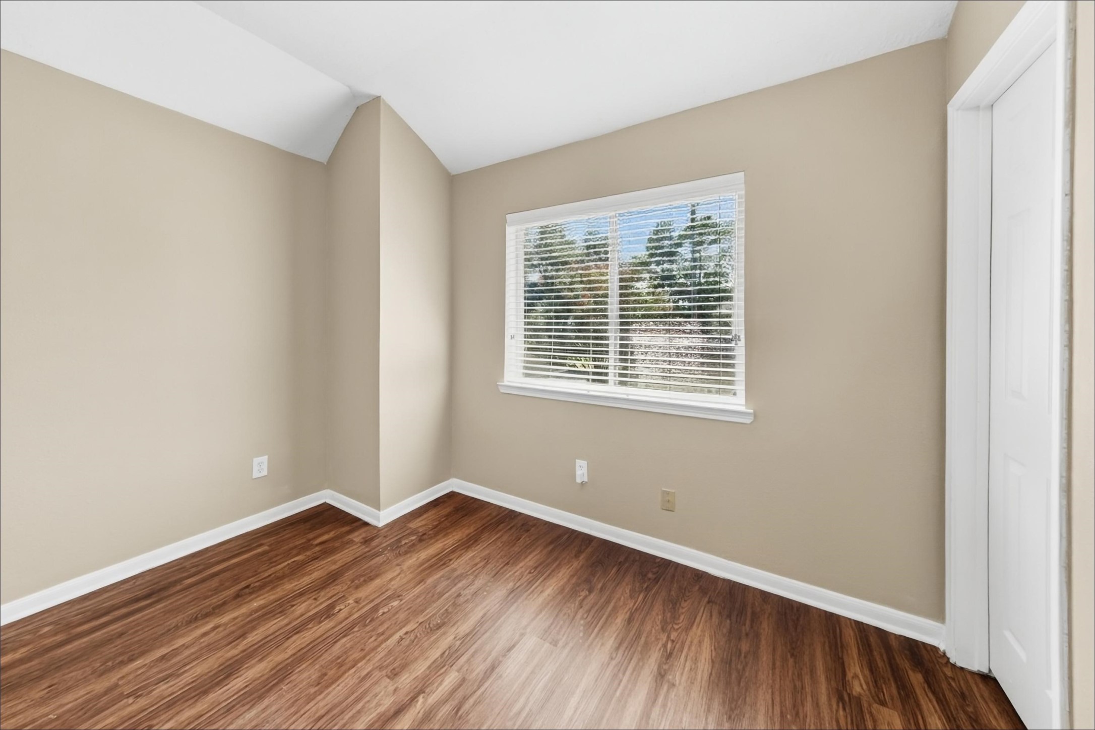 20263 Eden Pines Property Photo 18
