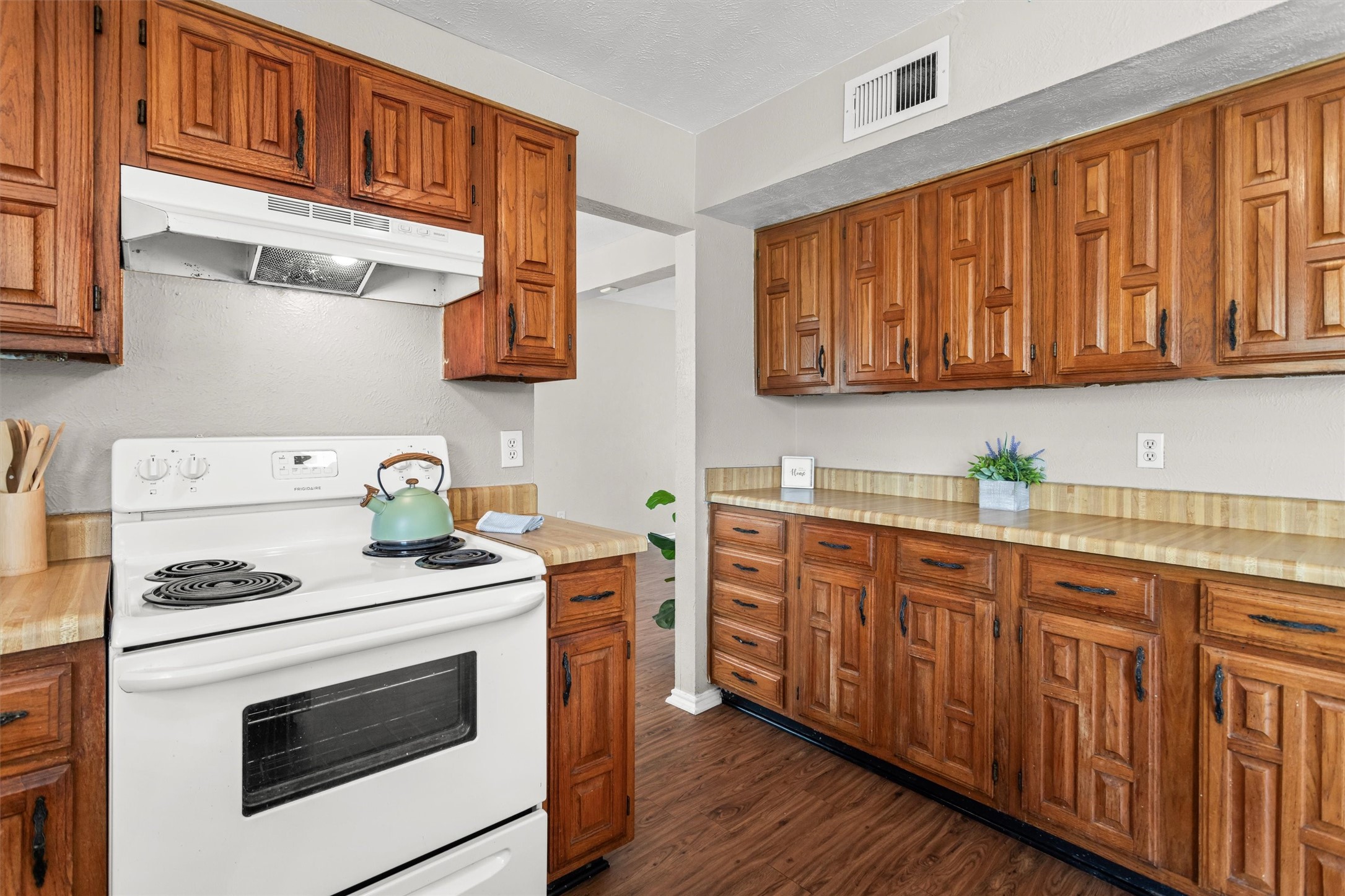 20406 Blue Juniper Drive Property Photo 17