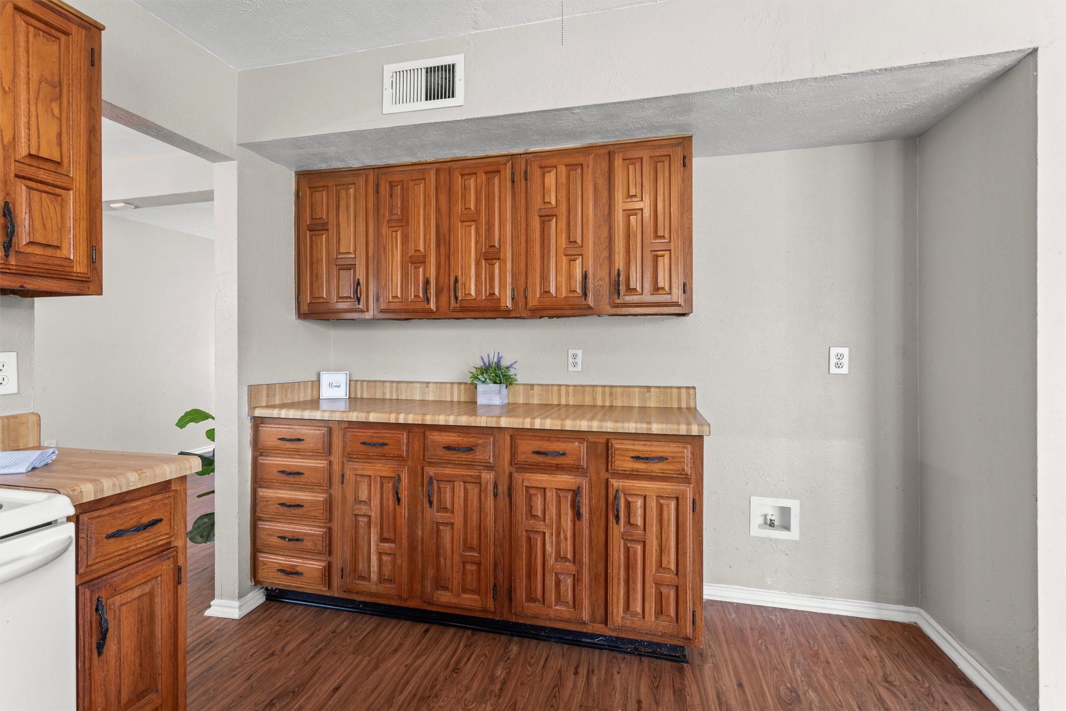 20406 Blue Juniper Drive Property Photo 18