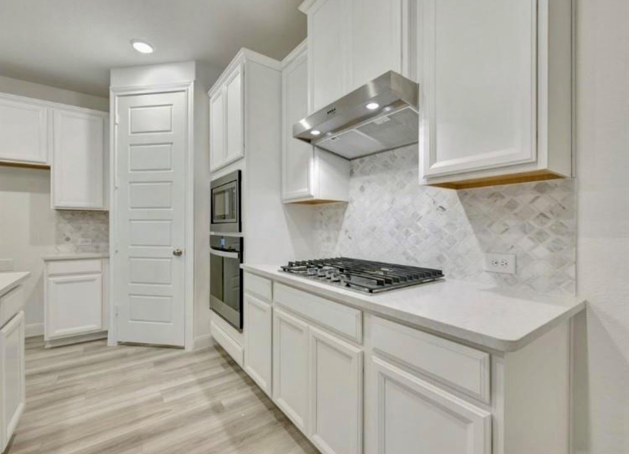 1927 Darlington Oak Drive Property Photo 6