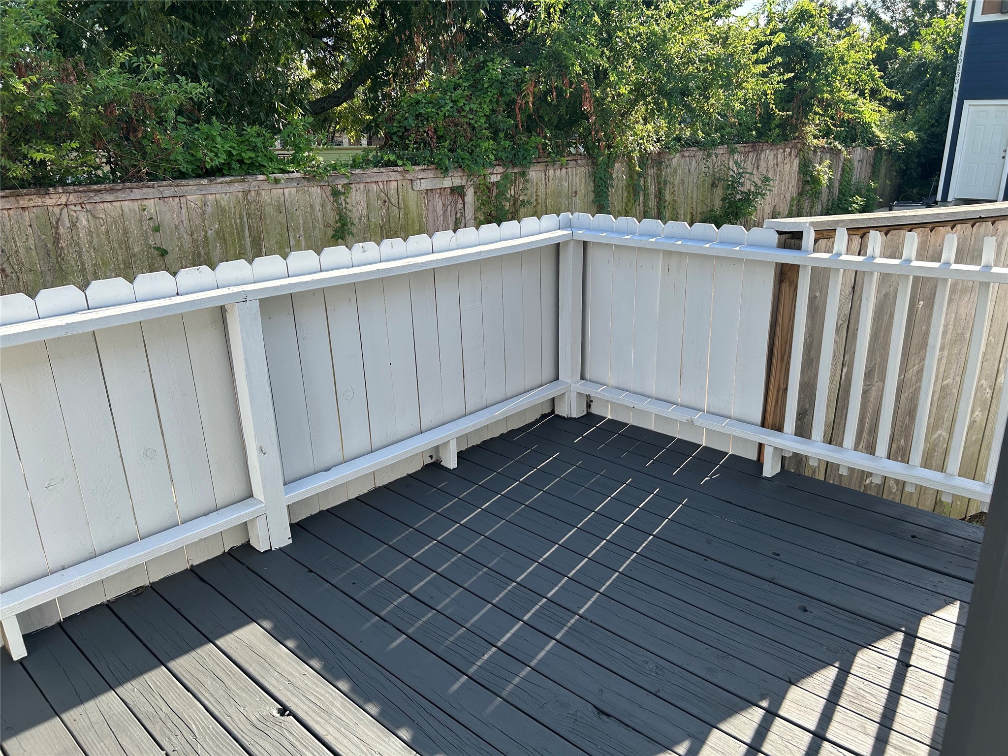 10133 Friendly Road Property Photo 1