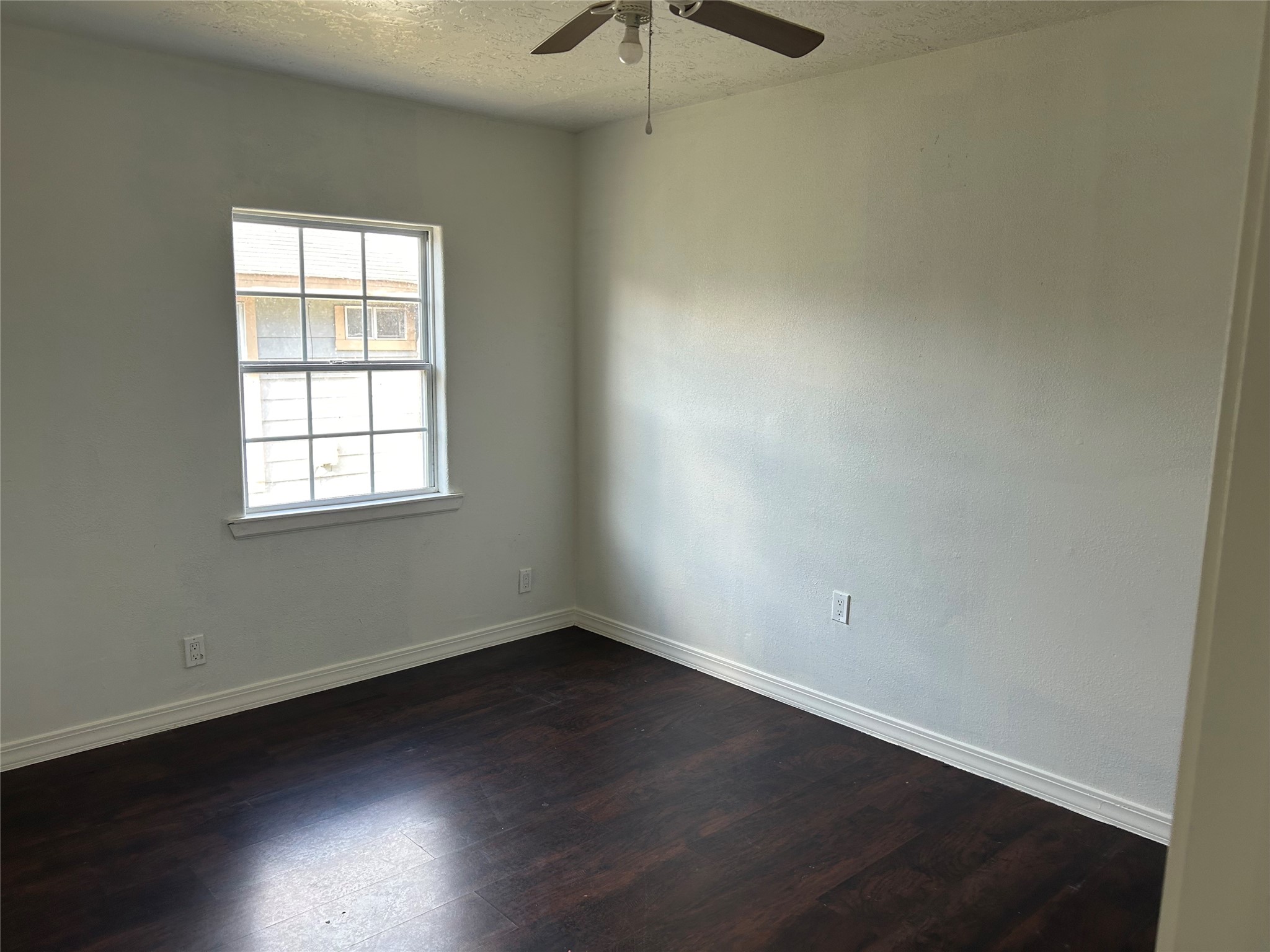 10133 Friendly Road Property Photo 5