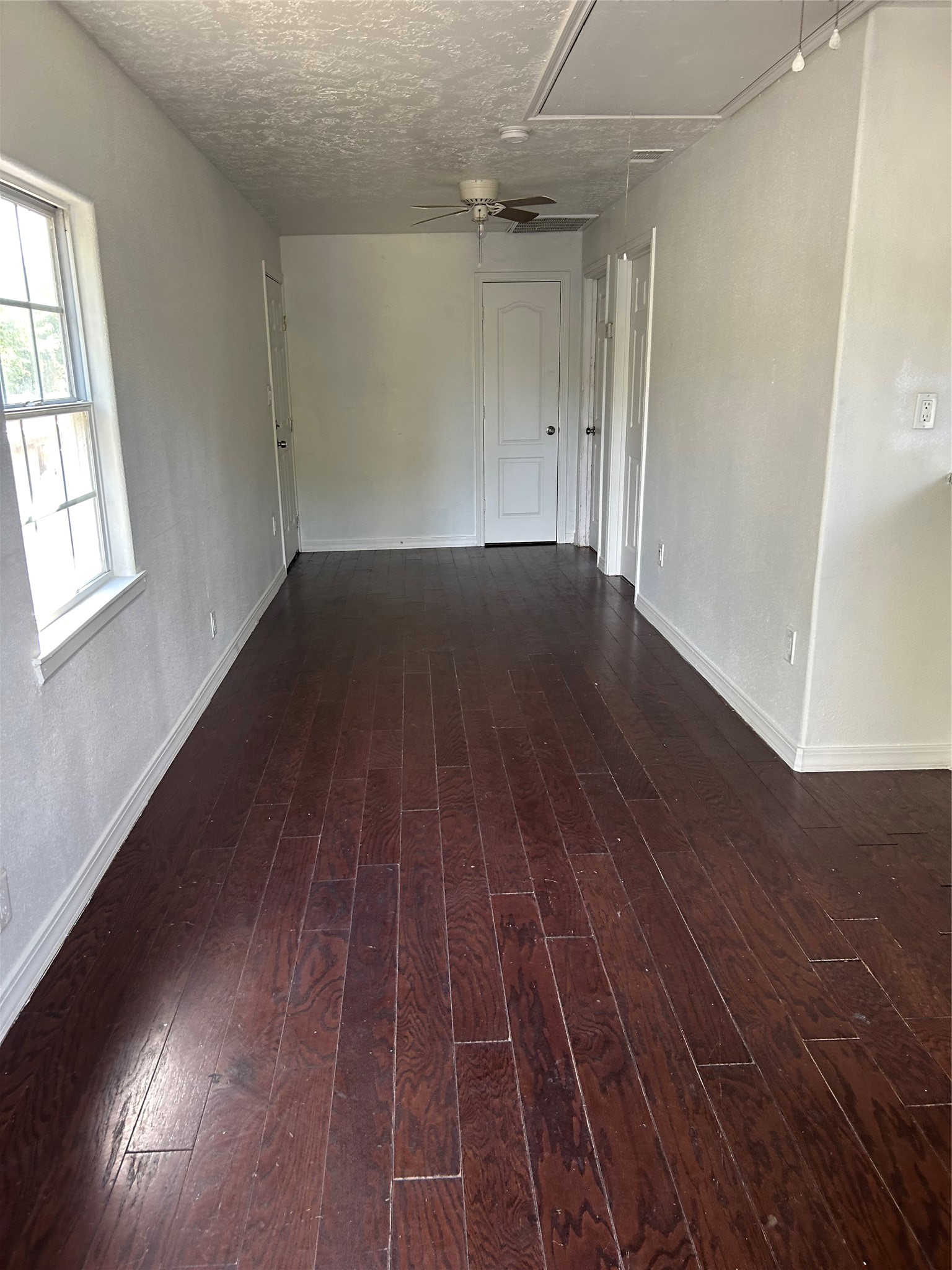 10133 Friendly Road Property Photo 7
