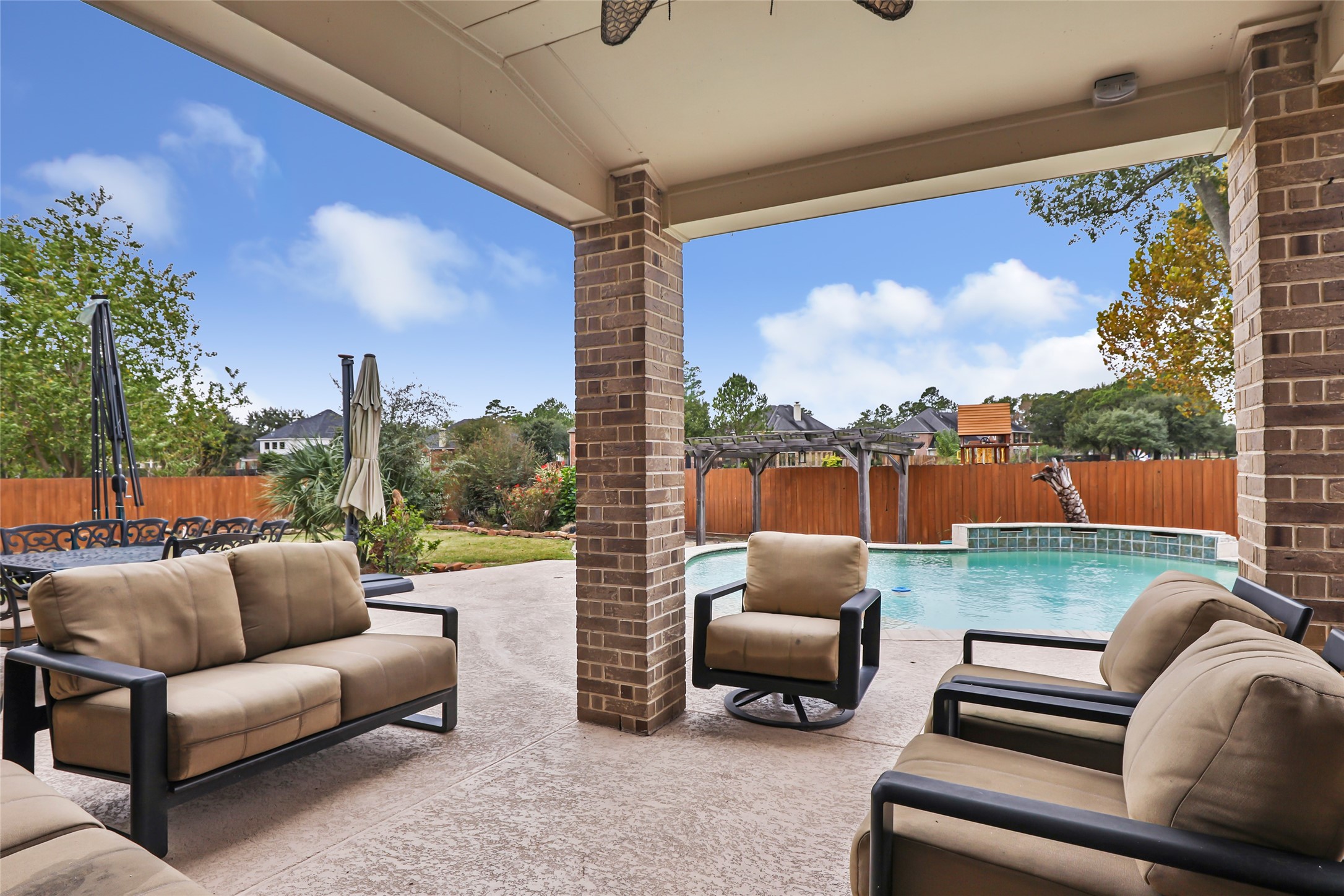 16011 Verdi Way Court Property Photo 8