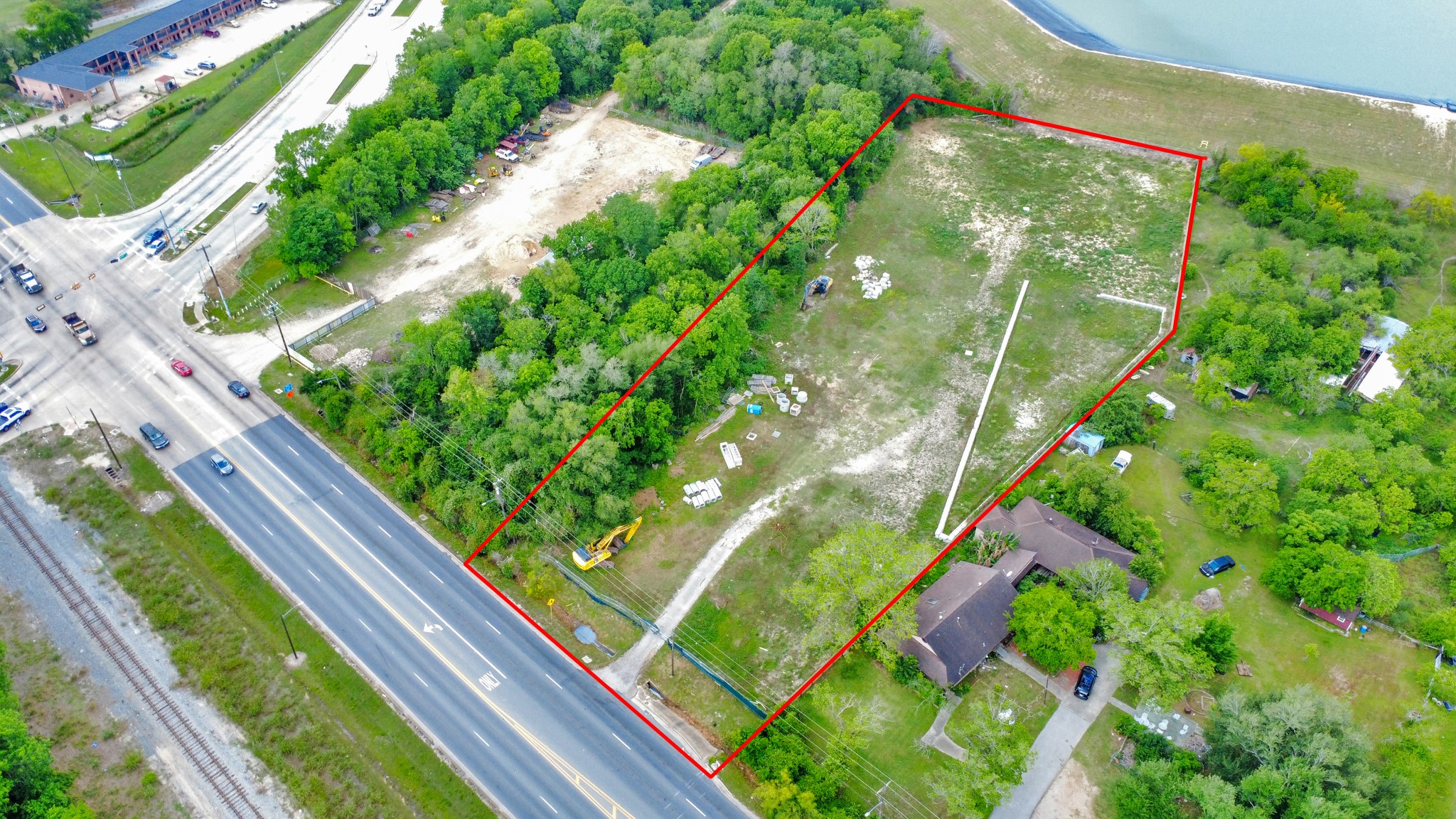11826 Almeda Road Property Photo 4