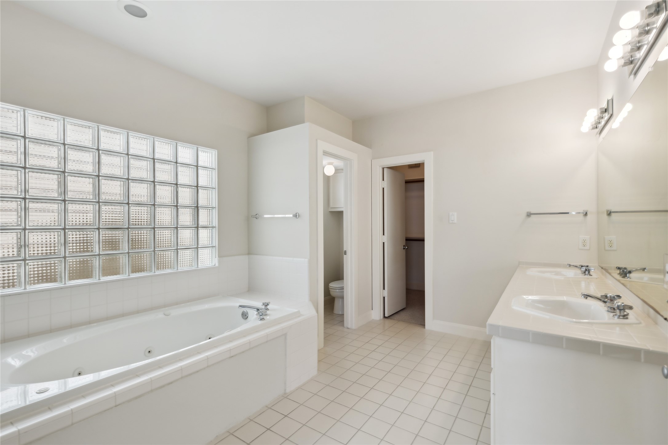 9805 Marlink Lane Property Photo 16