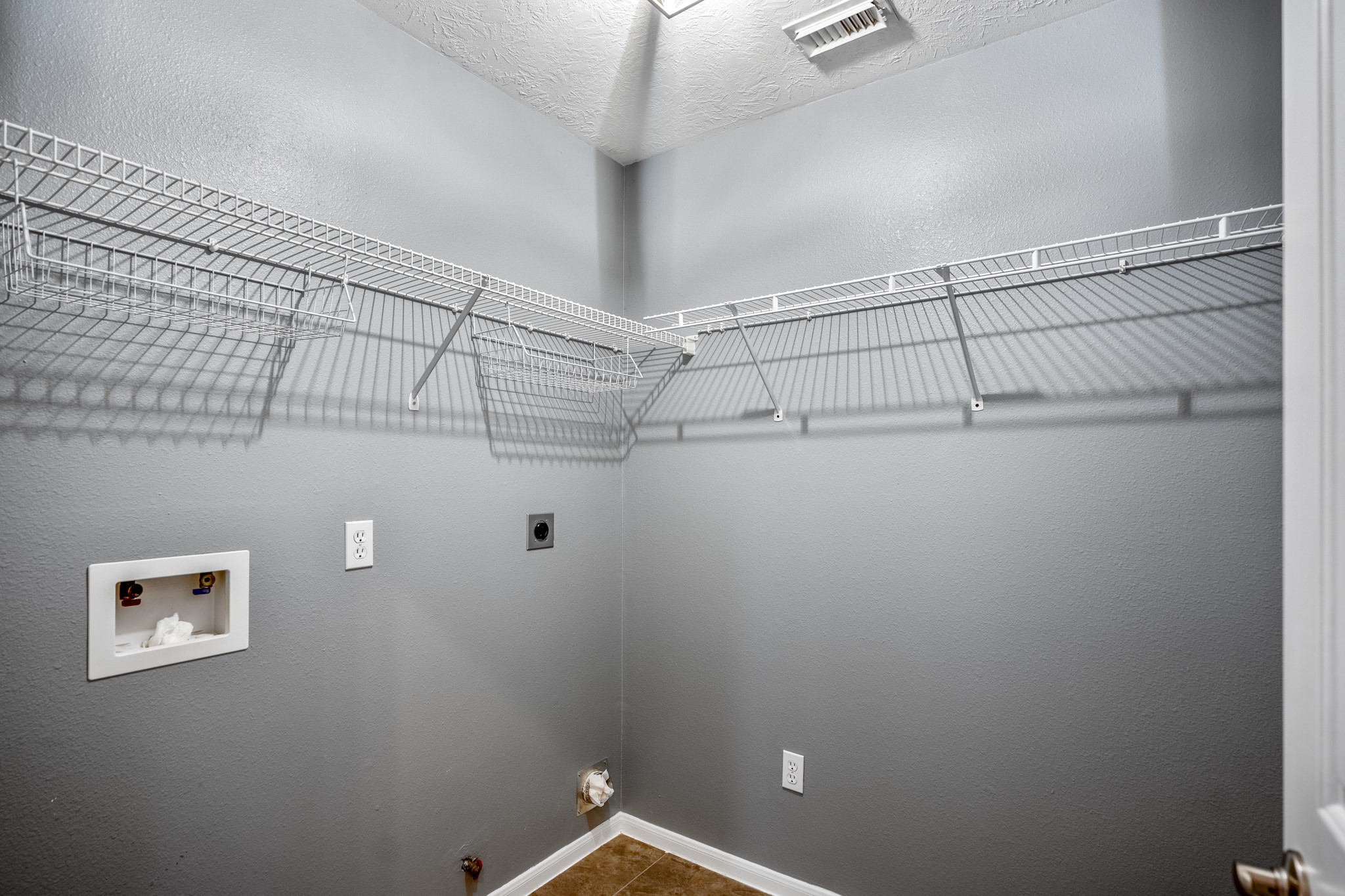 2923 Goldspring Lane Property Photo 13