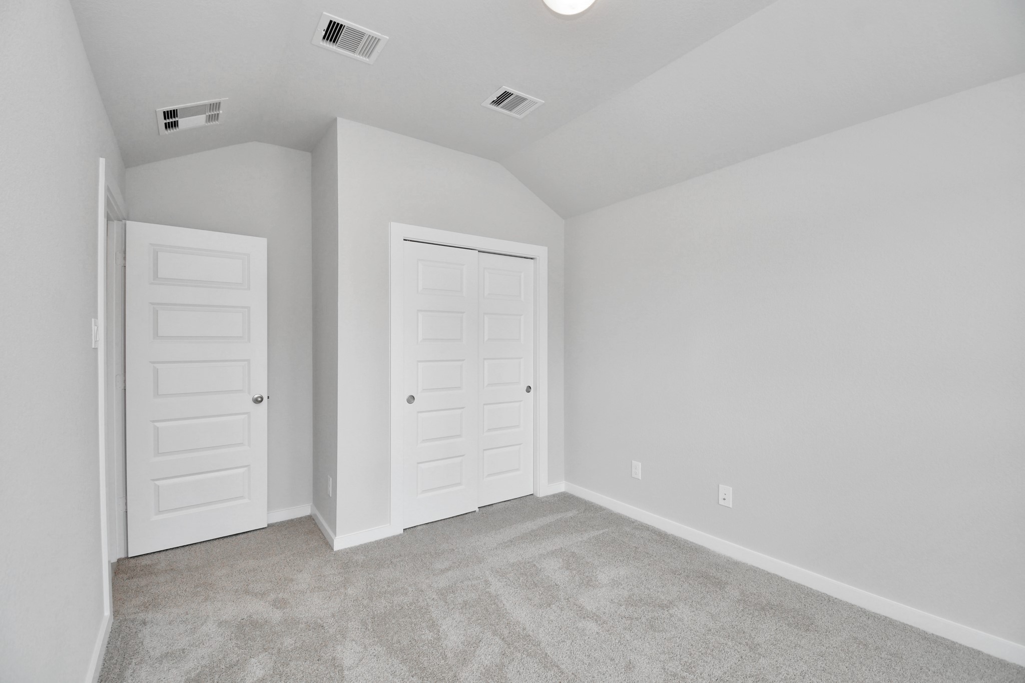 24611 Broad Park Ct Property Photo 6