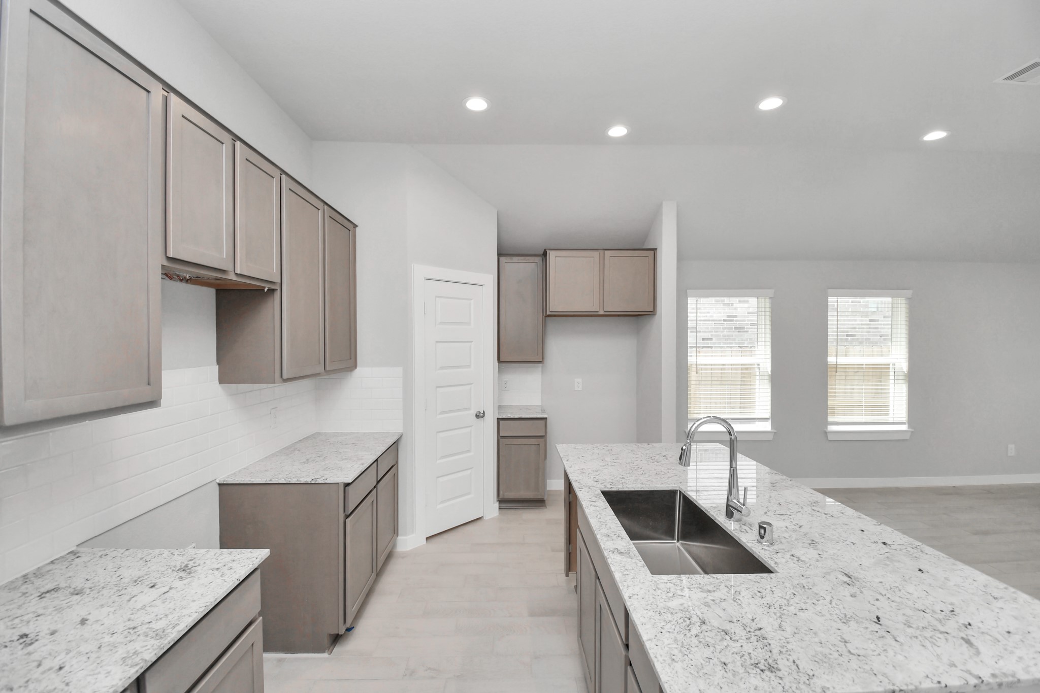 24611 Broad Park Ct Property Photo 8