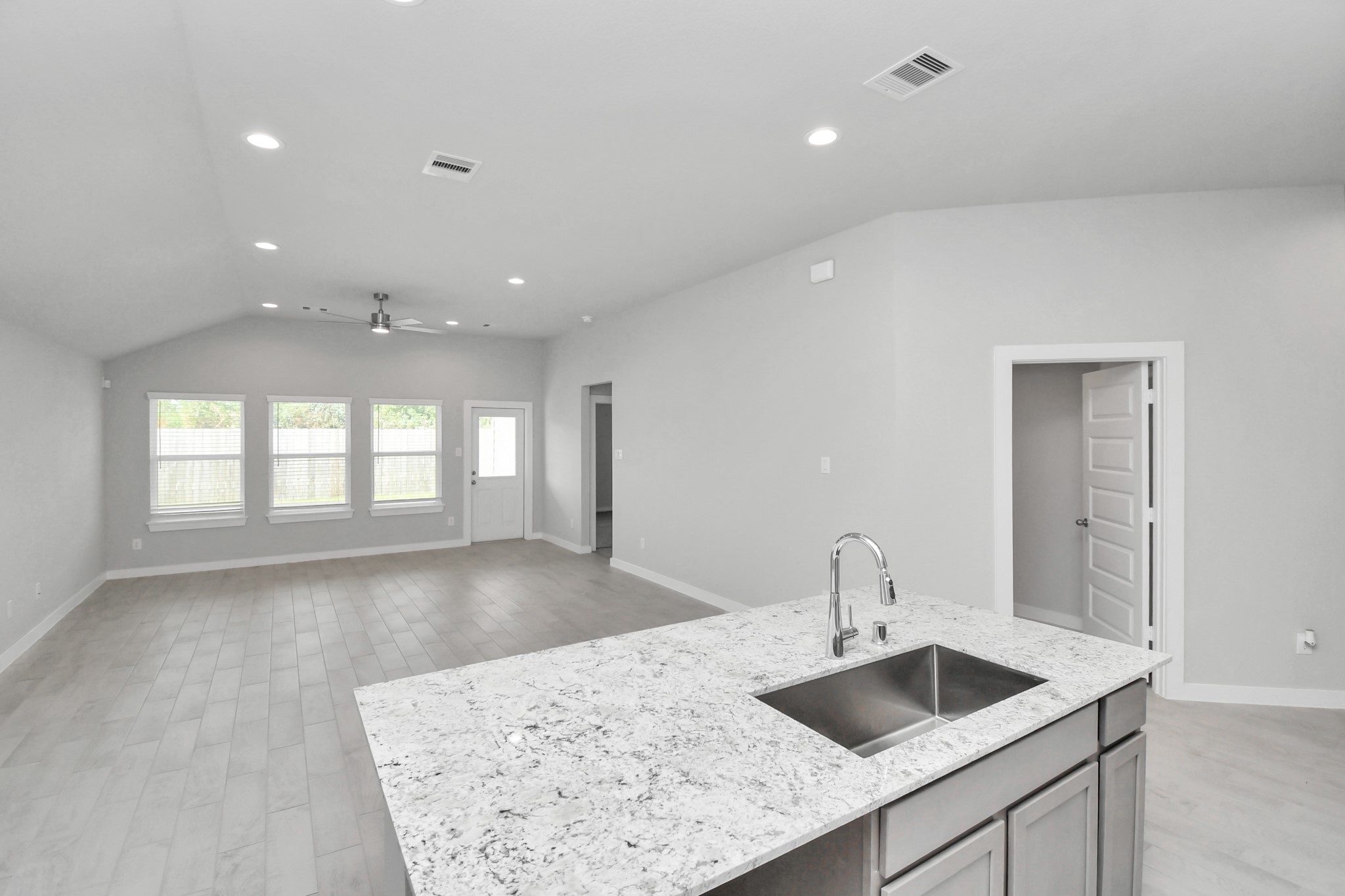 24611 Broad Park Ct Property Photo 9