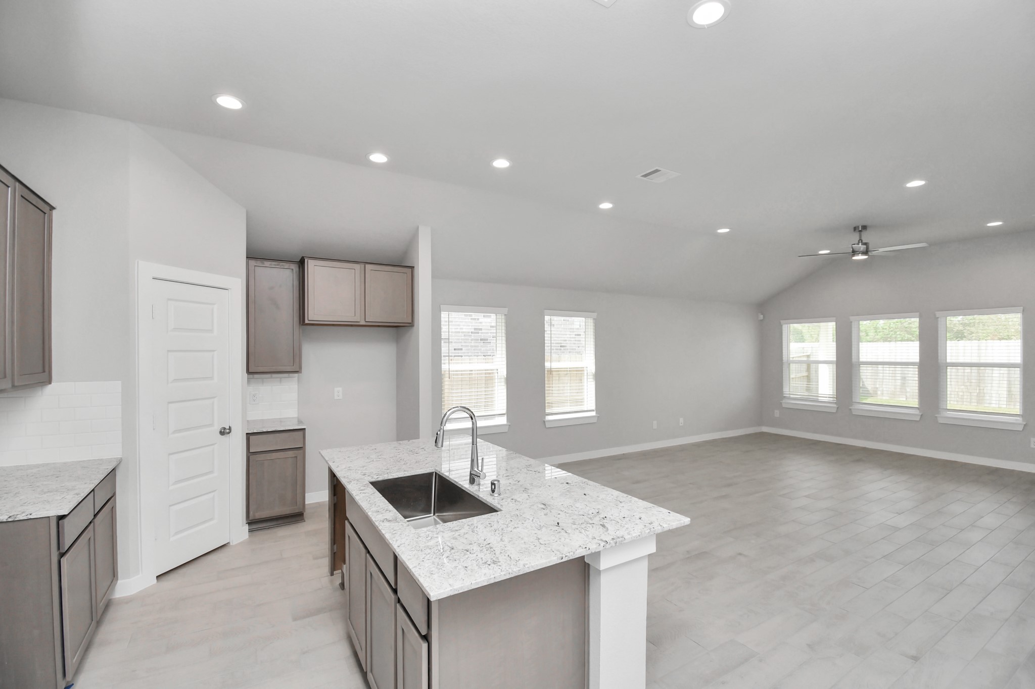 24611 Broad Park Ct Property Photo 11