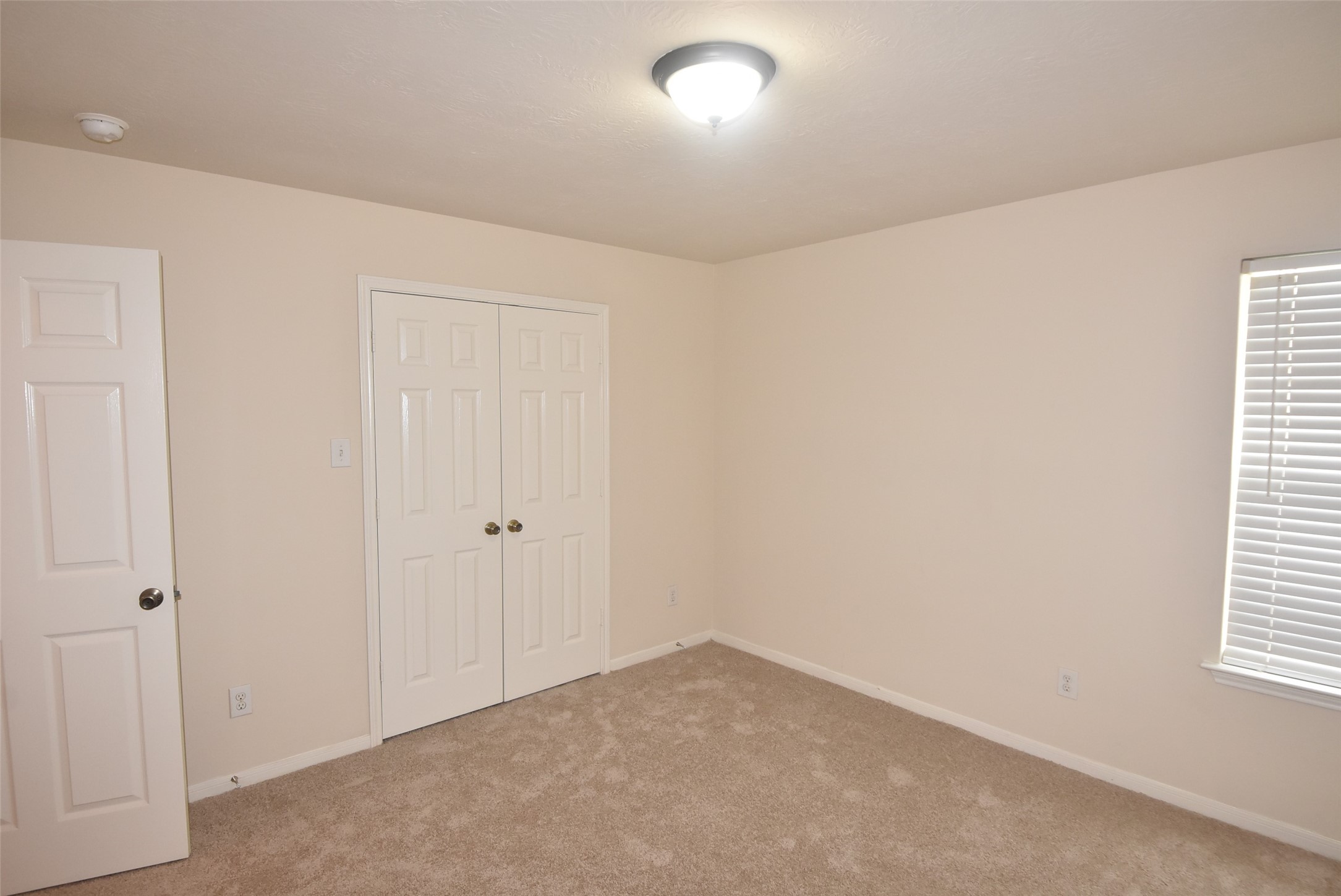 1035 Junction Ct Property Photo 10