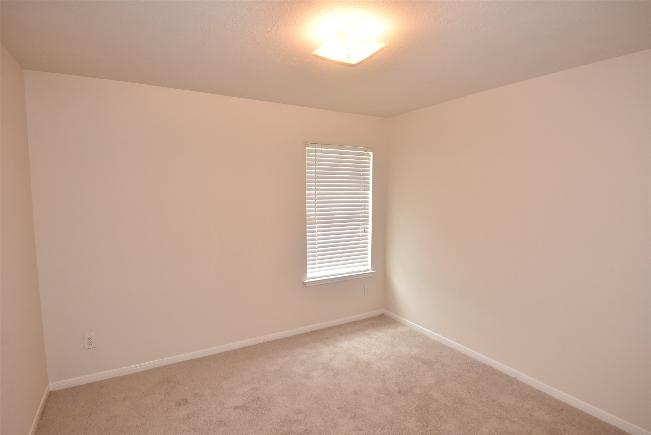 1035 Junction Ct Property Photo 13