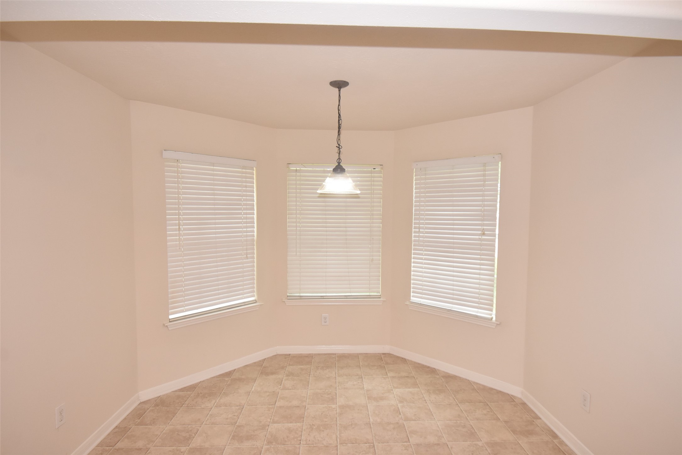 1035 Junction Ct Property Photo 14