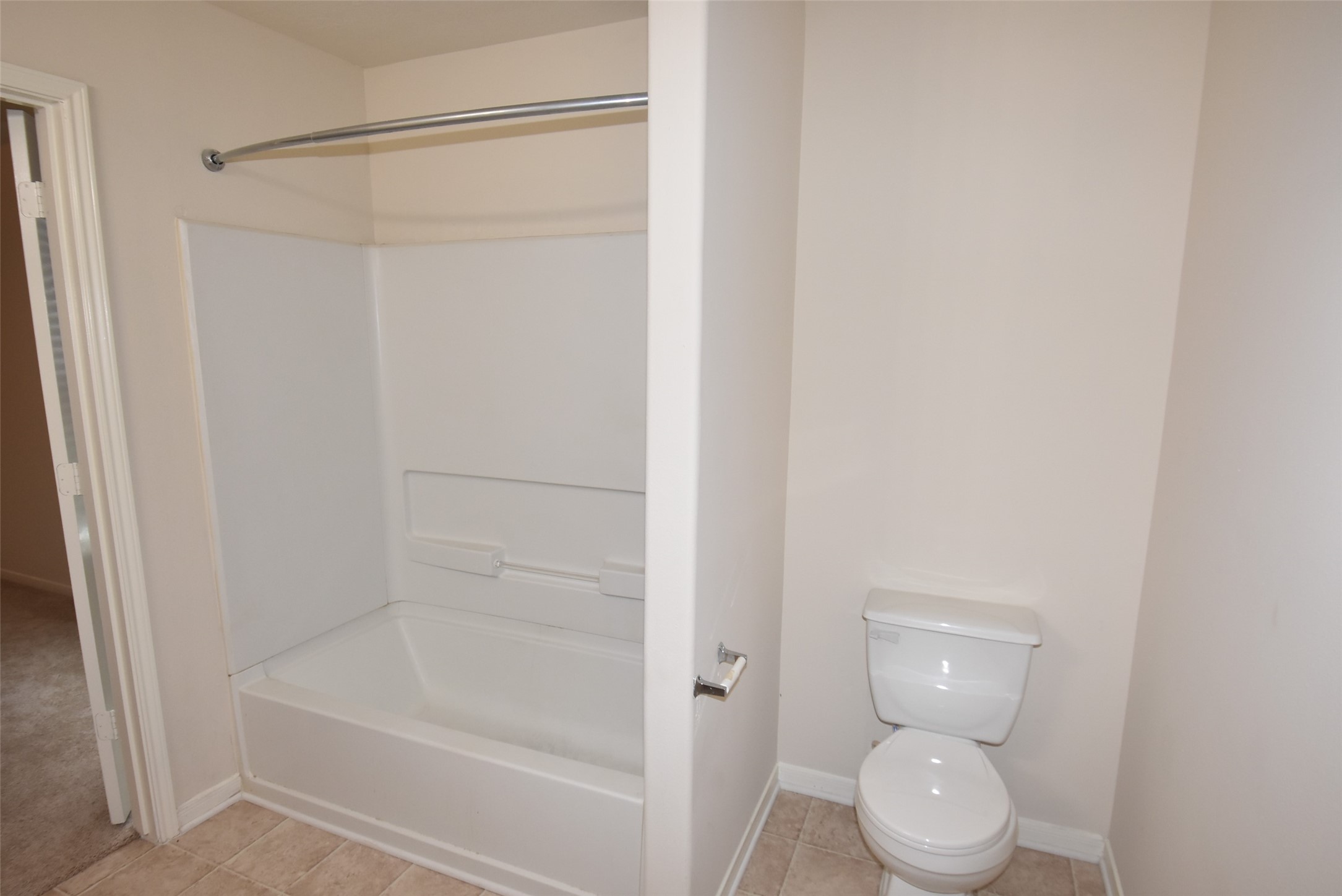 1035 Junction Ct Property Photo 18